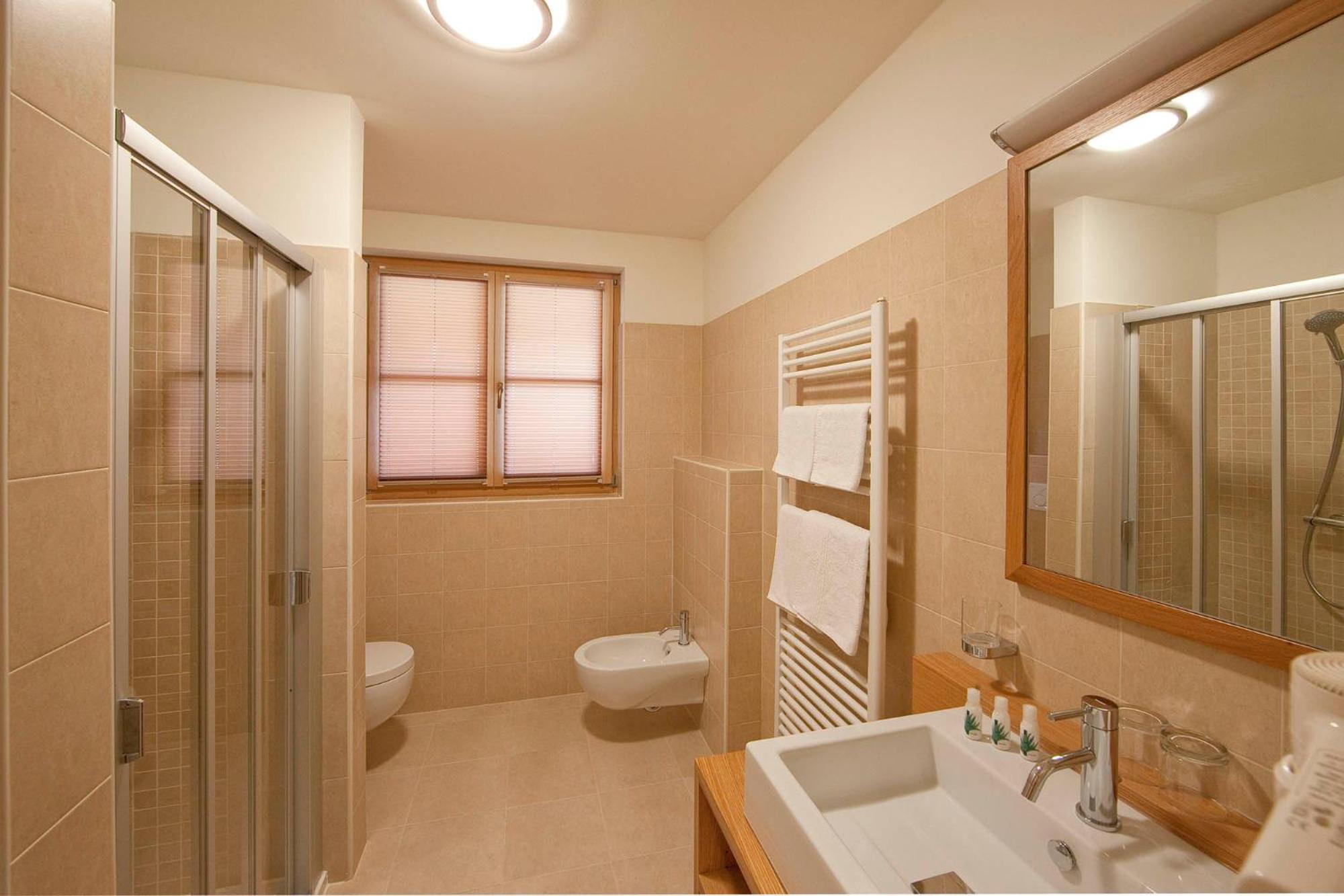 Double Room - Photo 11