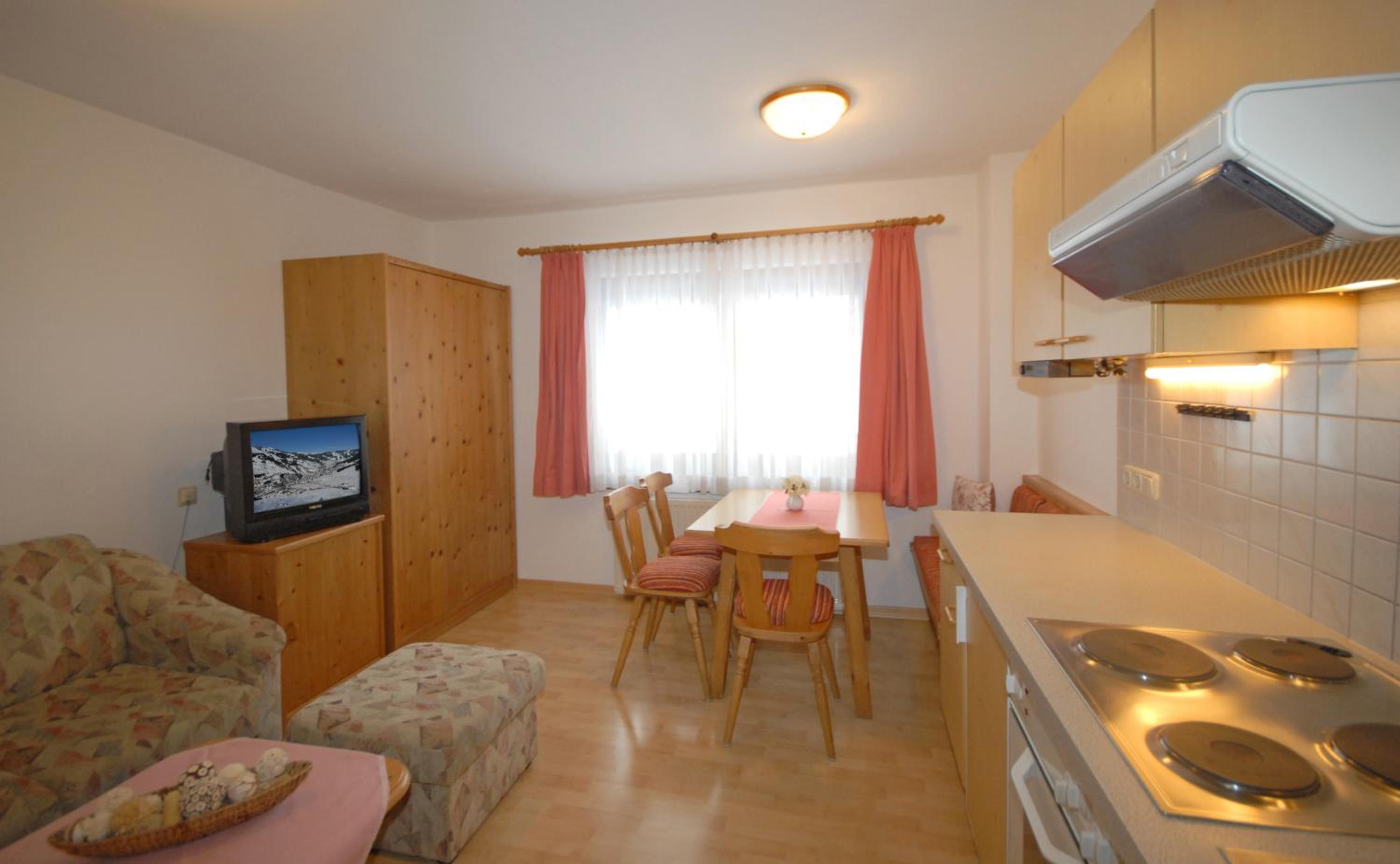 Two-Bedroom Apartment with Balcony photo 2