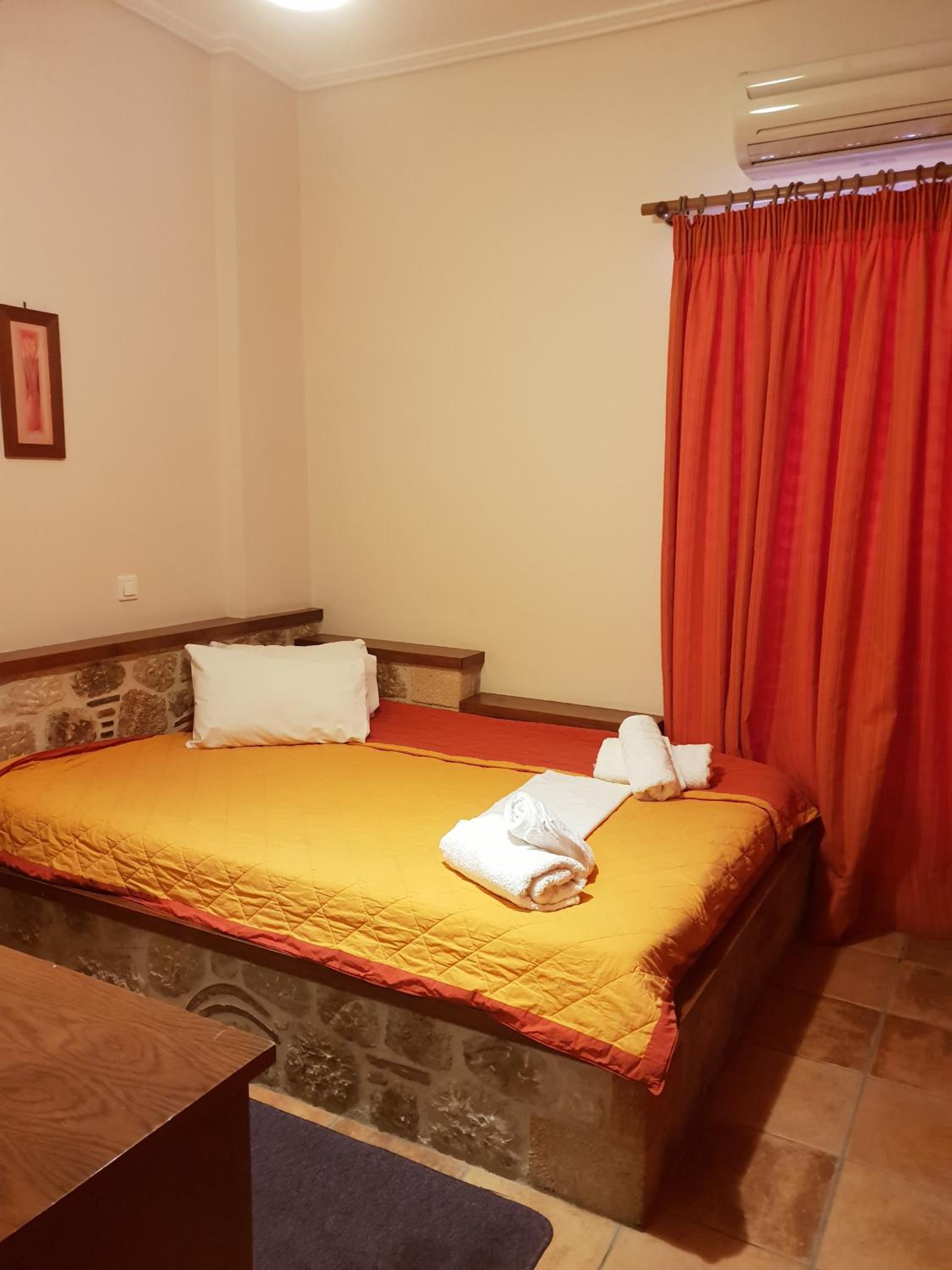 Budget Double or Twin Room - Photo 9