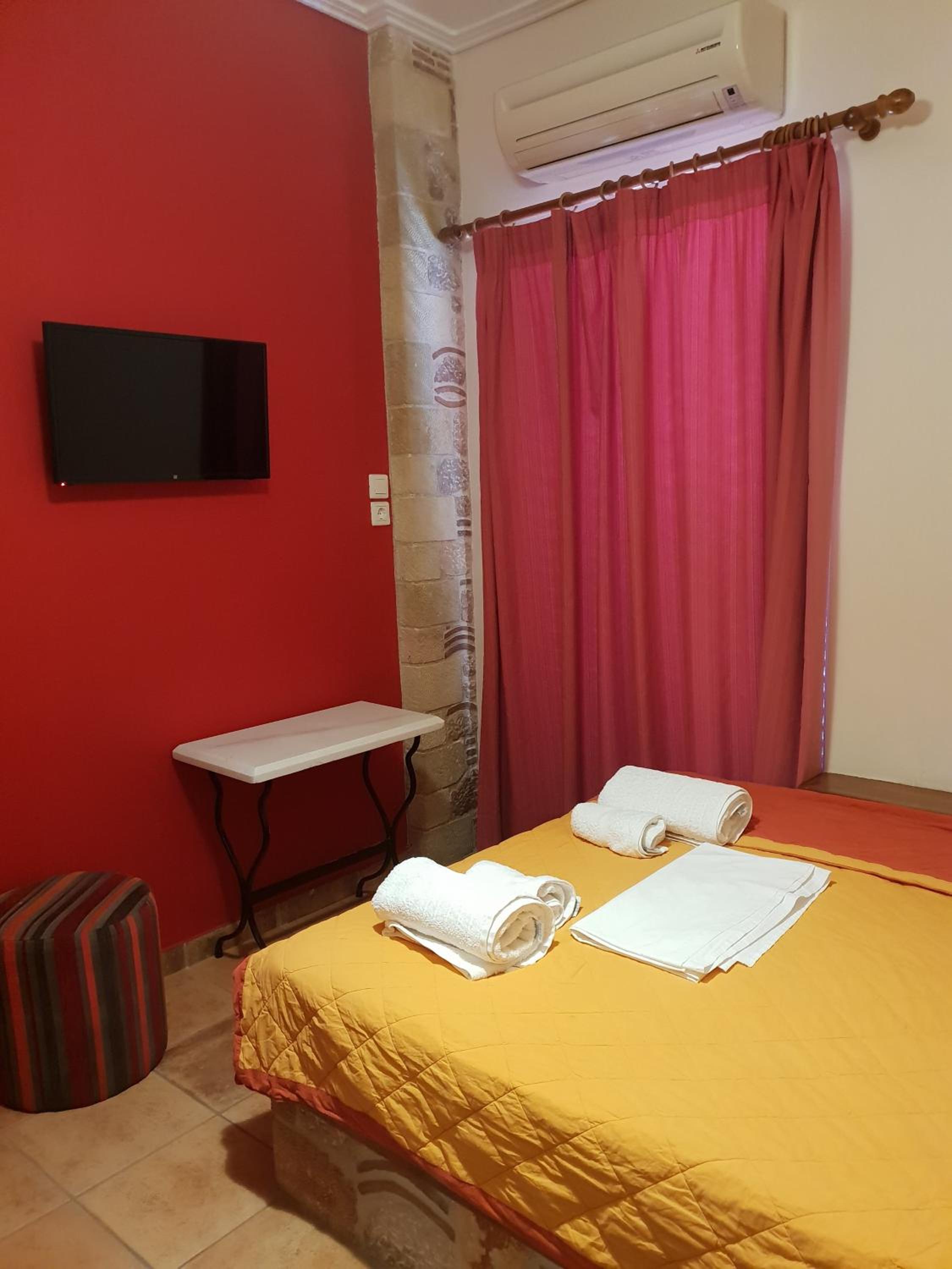 Budget Double or Twin Room - Photo 8