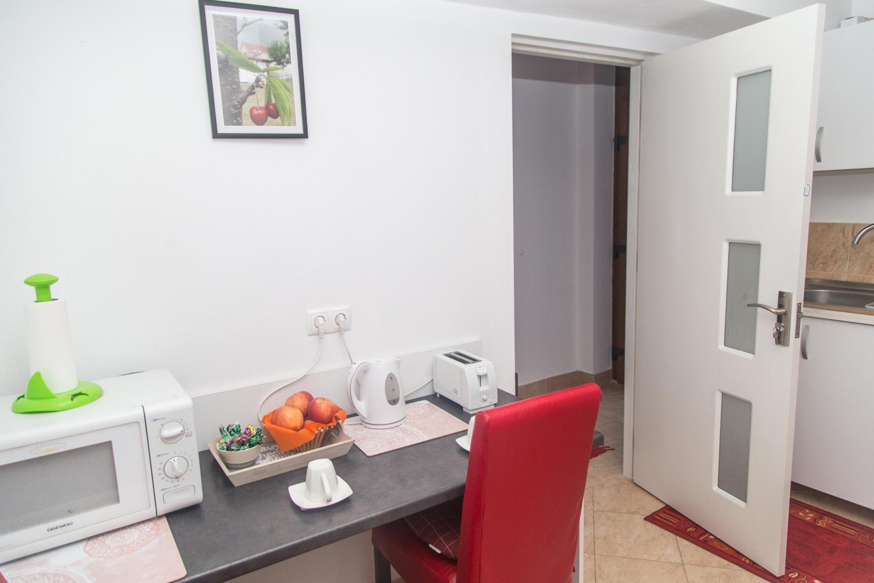 Double or Twin Room with Bathroom - Photo 13