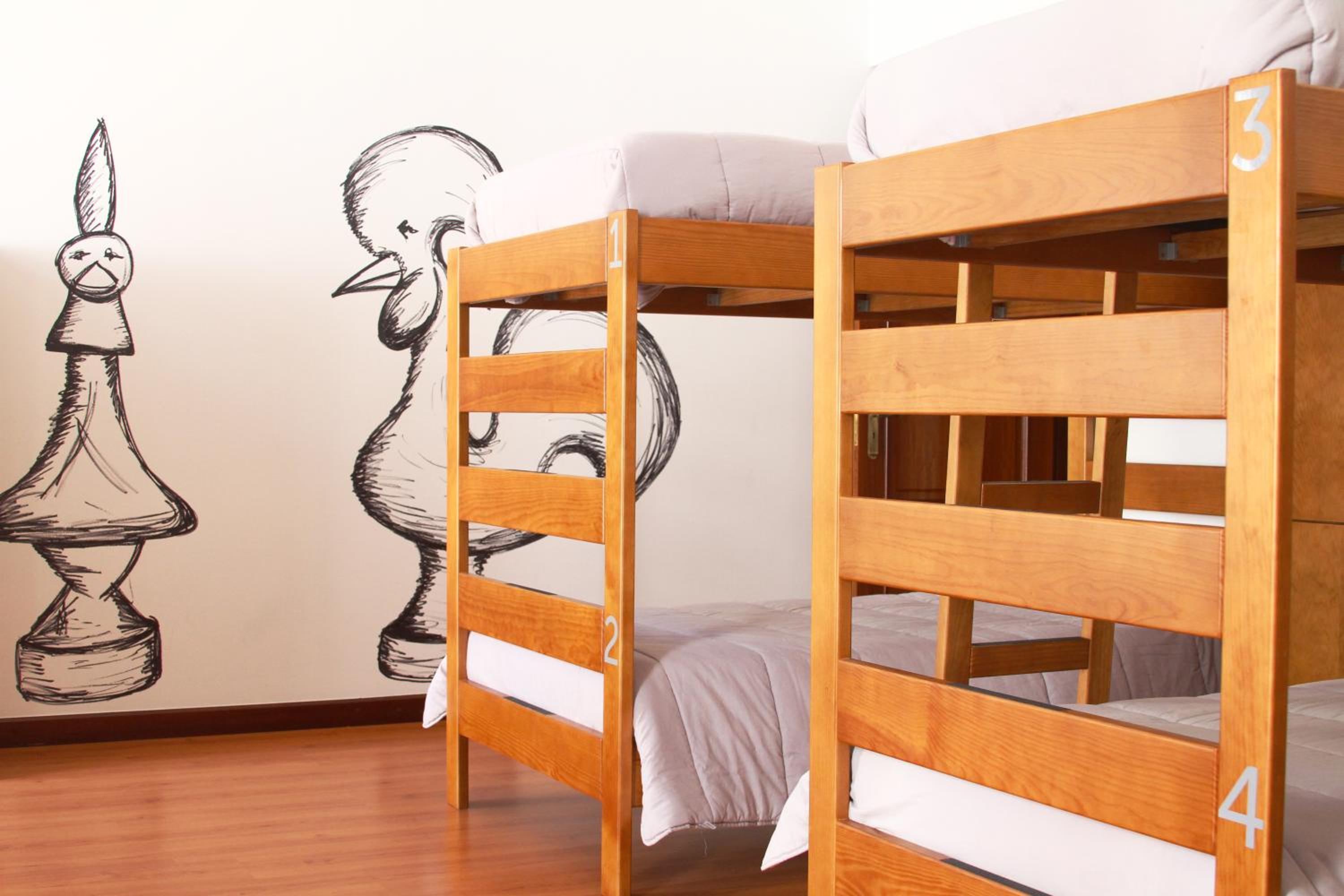 Bunk Bed in 8-Bed Mixed Dormitory Room photo 1