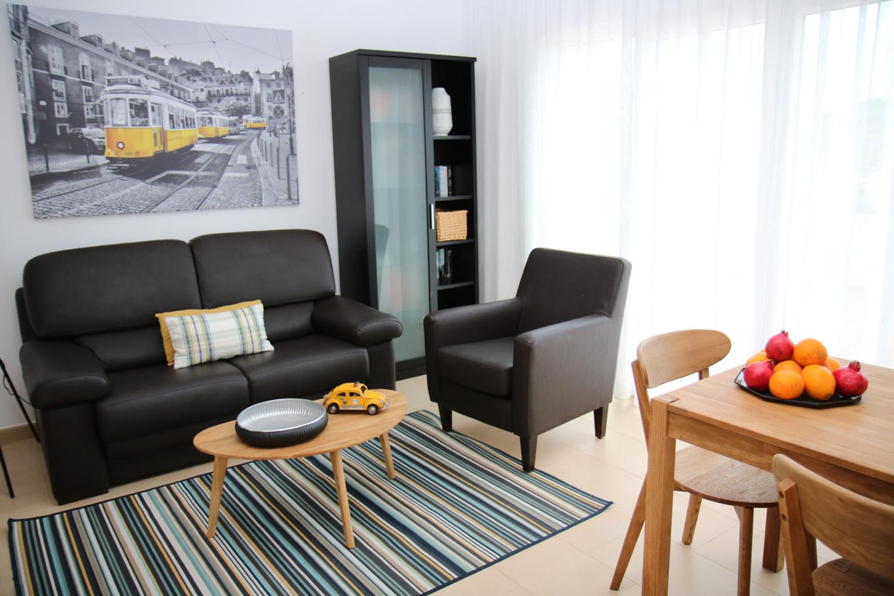 One-Bedroom Apartment photo 1