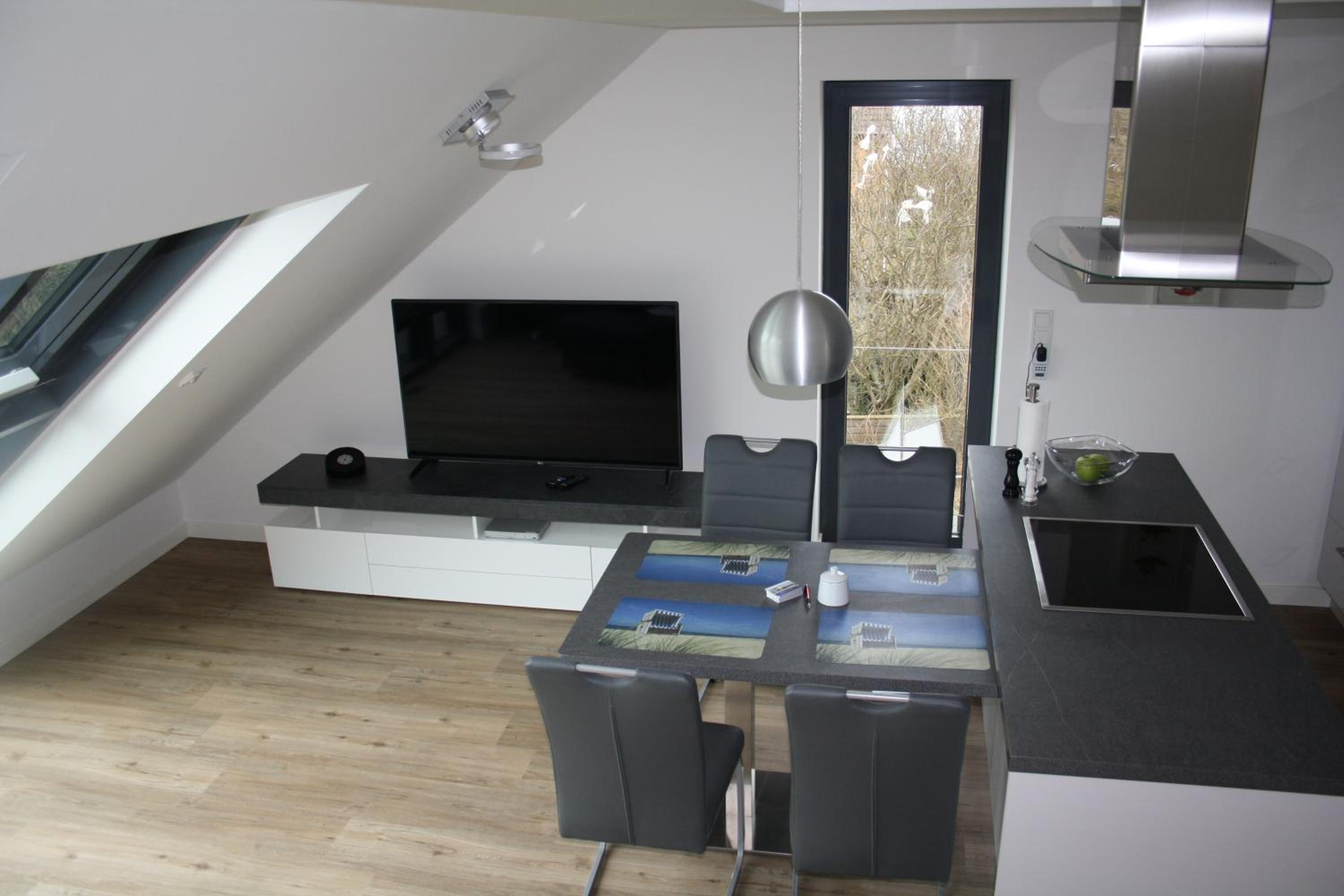 One-Bedroom Apartment photo 2