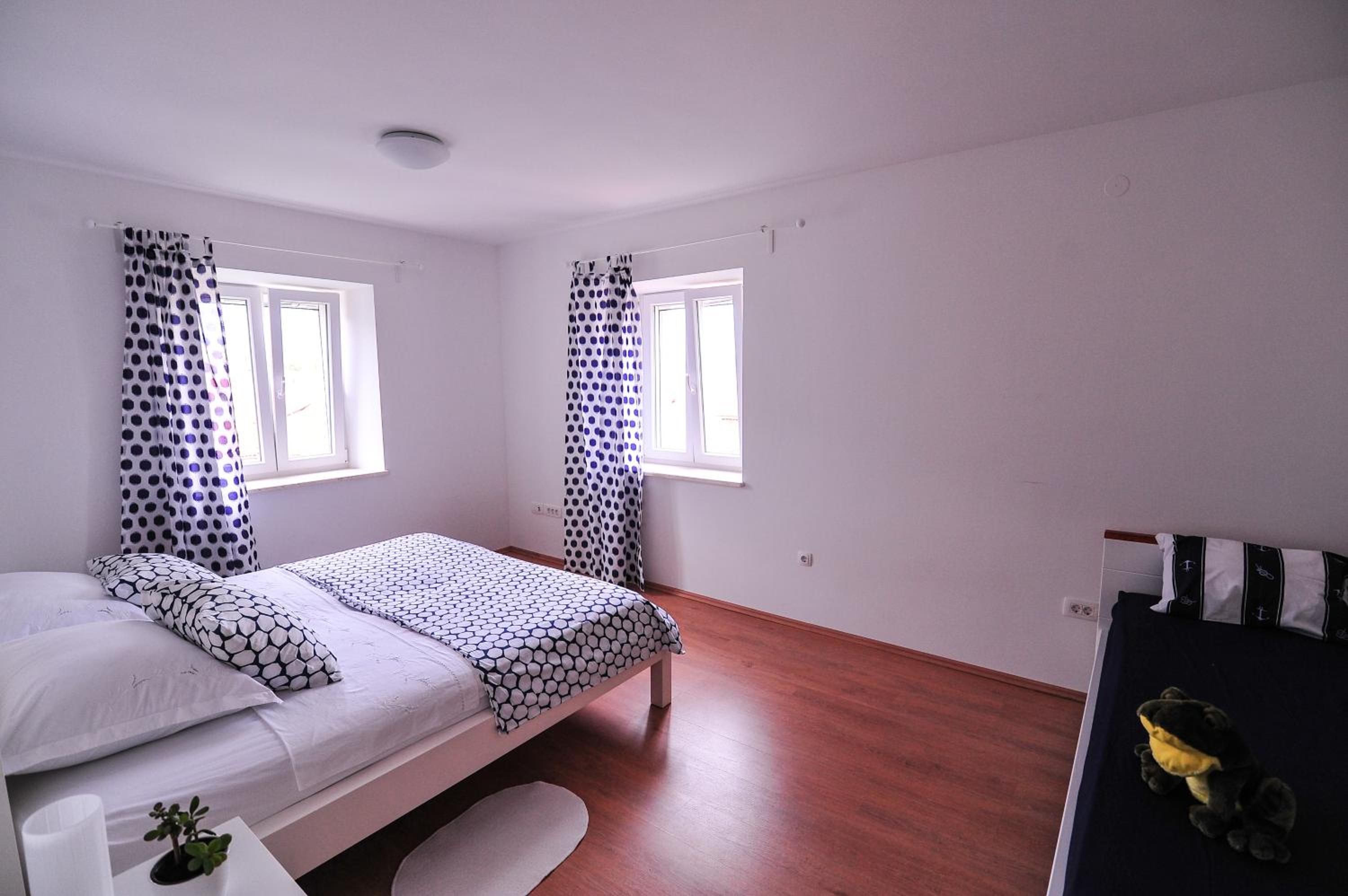 One-Bedroom Apartment photo 3