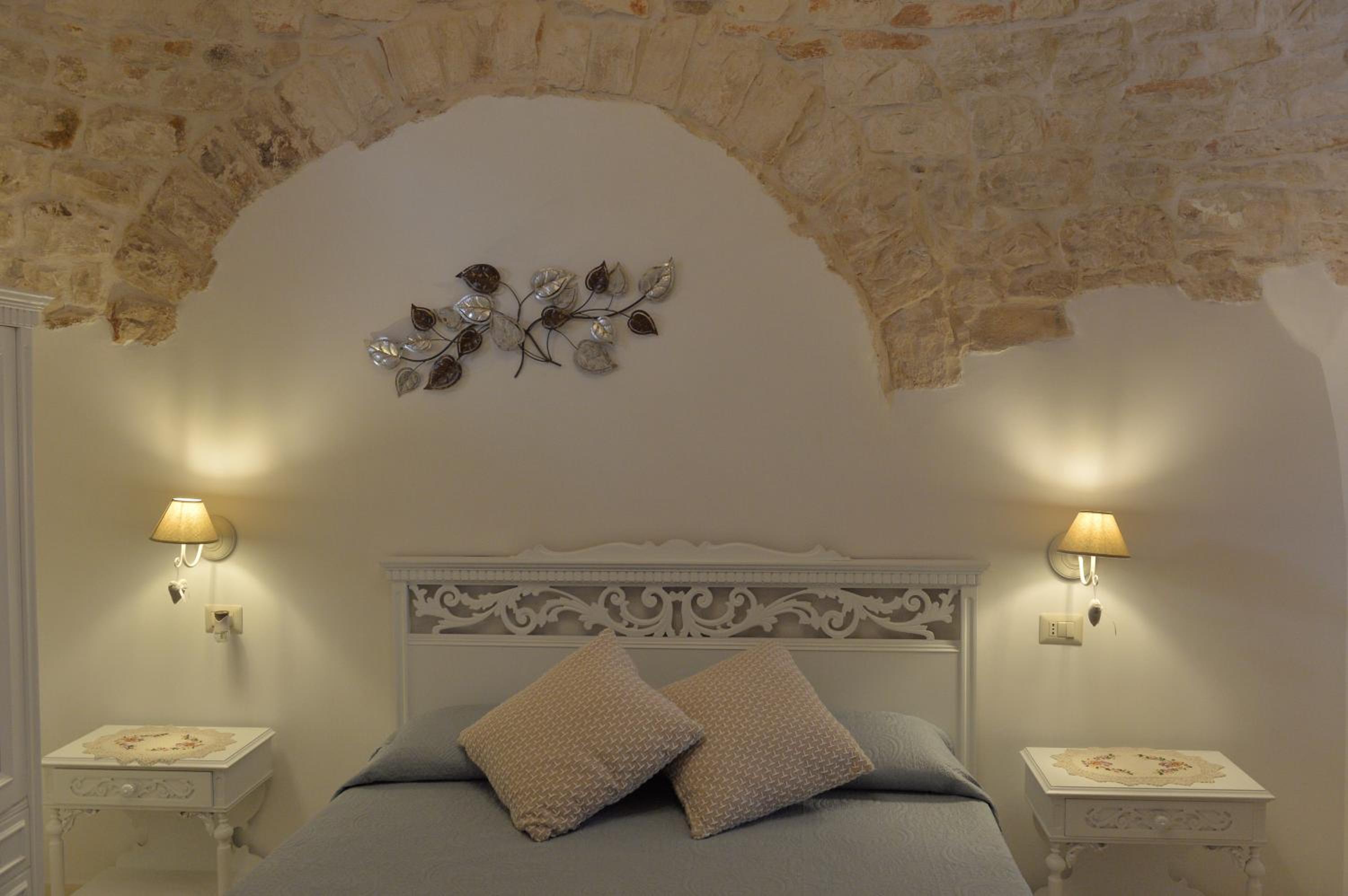 Trullo Suite with Hot Tub - Photo 10