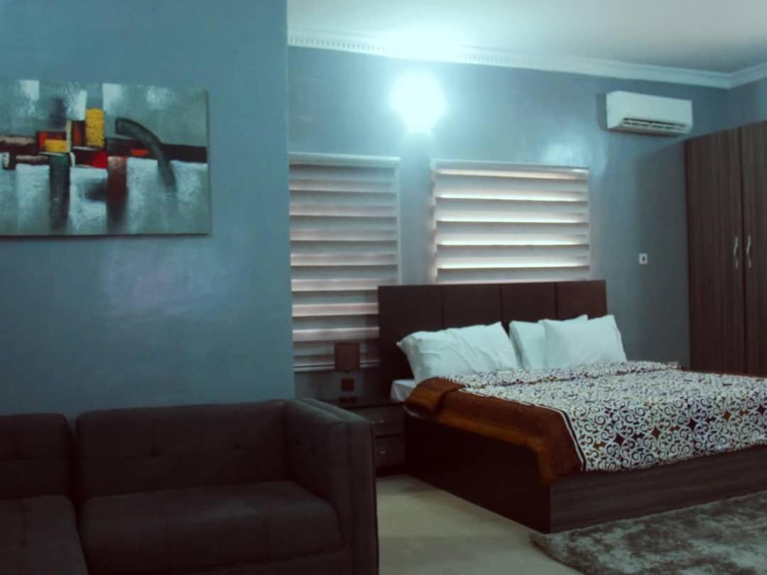 Studio Apartment photo 3