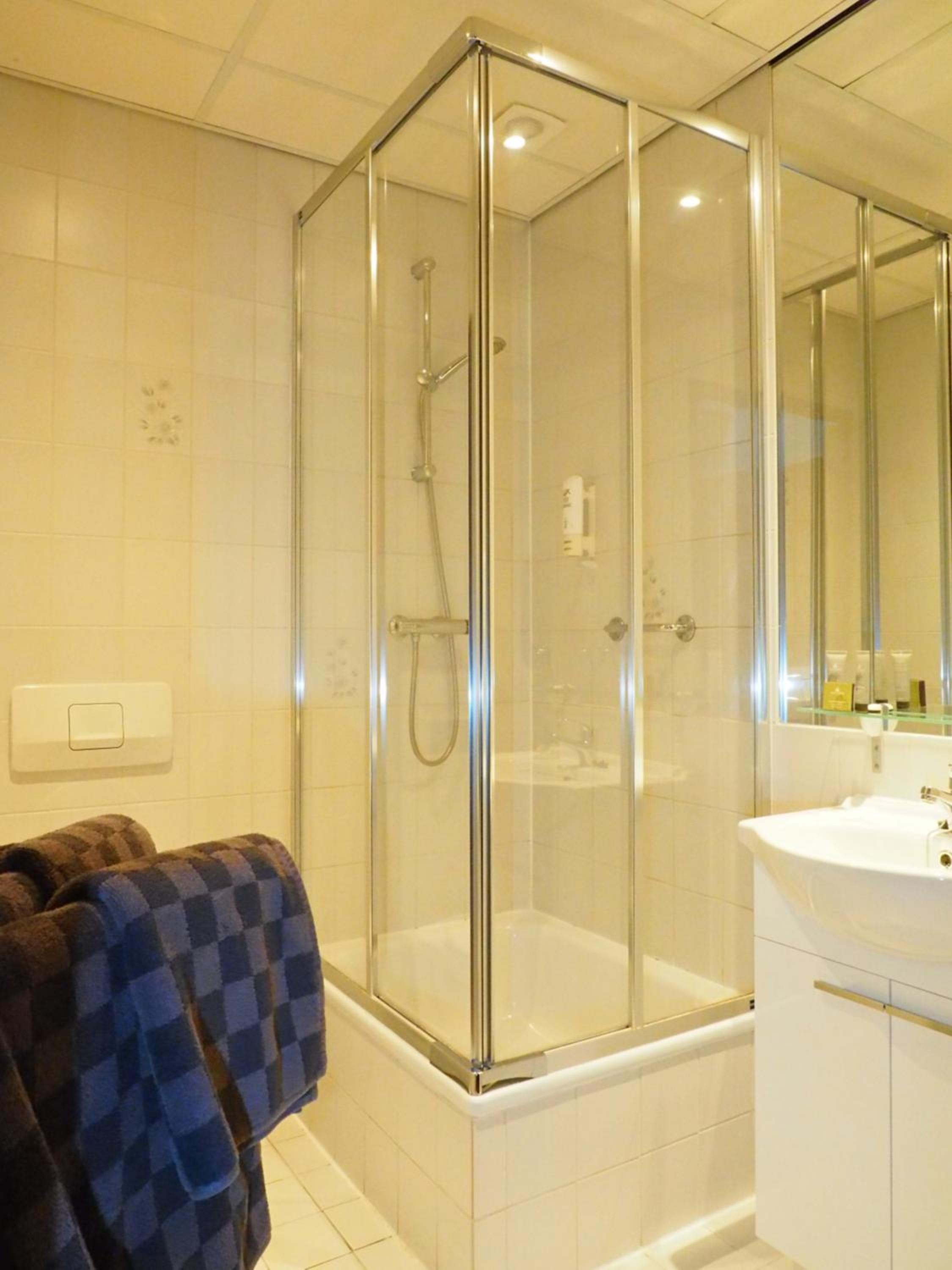 Spacious Double or Twin Room - Photo 4