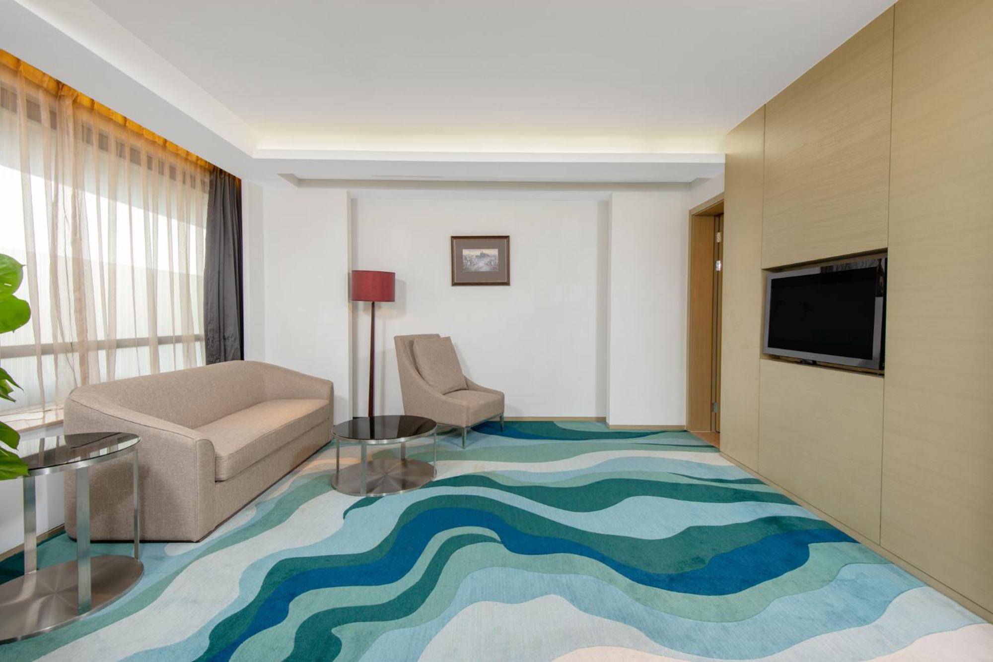 One-Bedroom Suite - Lounge Access - Photo 1