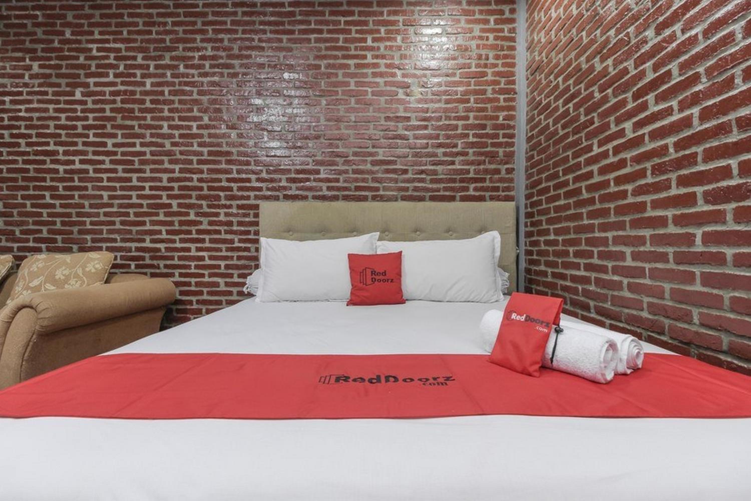 Deluxe Double Room - Photo 10