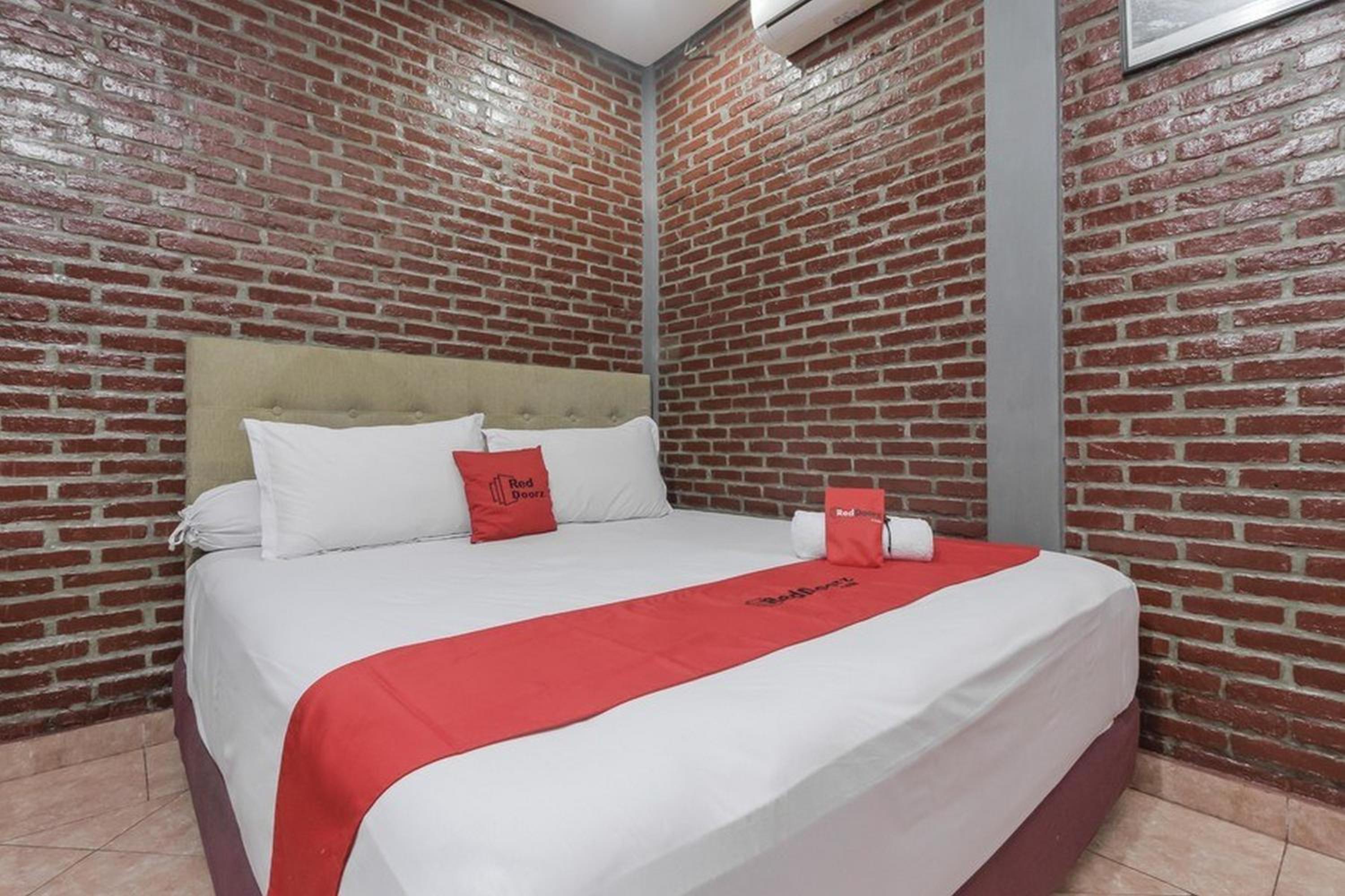 Deluxe Double Room - Photo 1