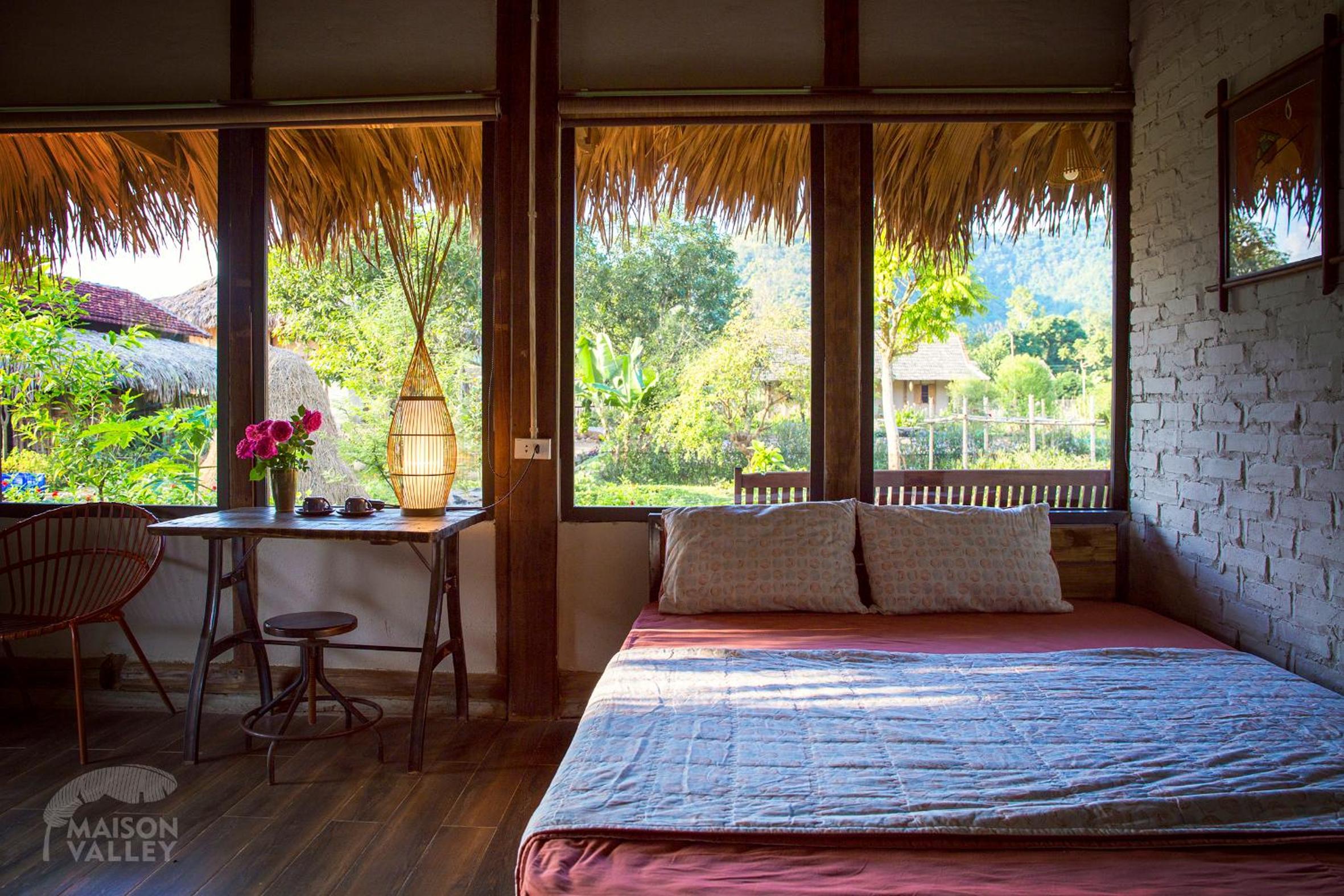 Deluxe Bungalow with Garden View photo 3