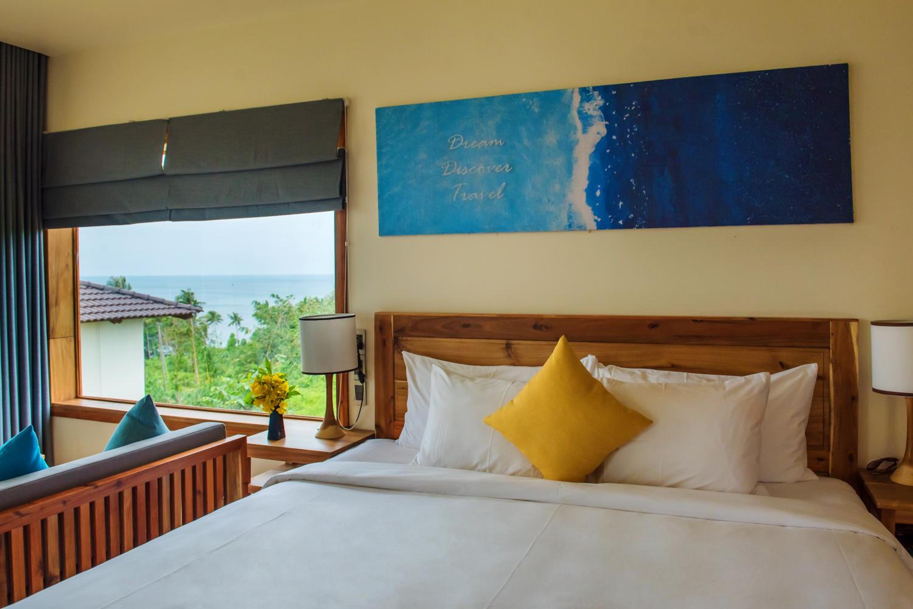 Deluxe Room with Garden View photo 2