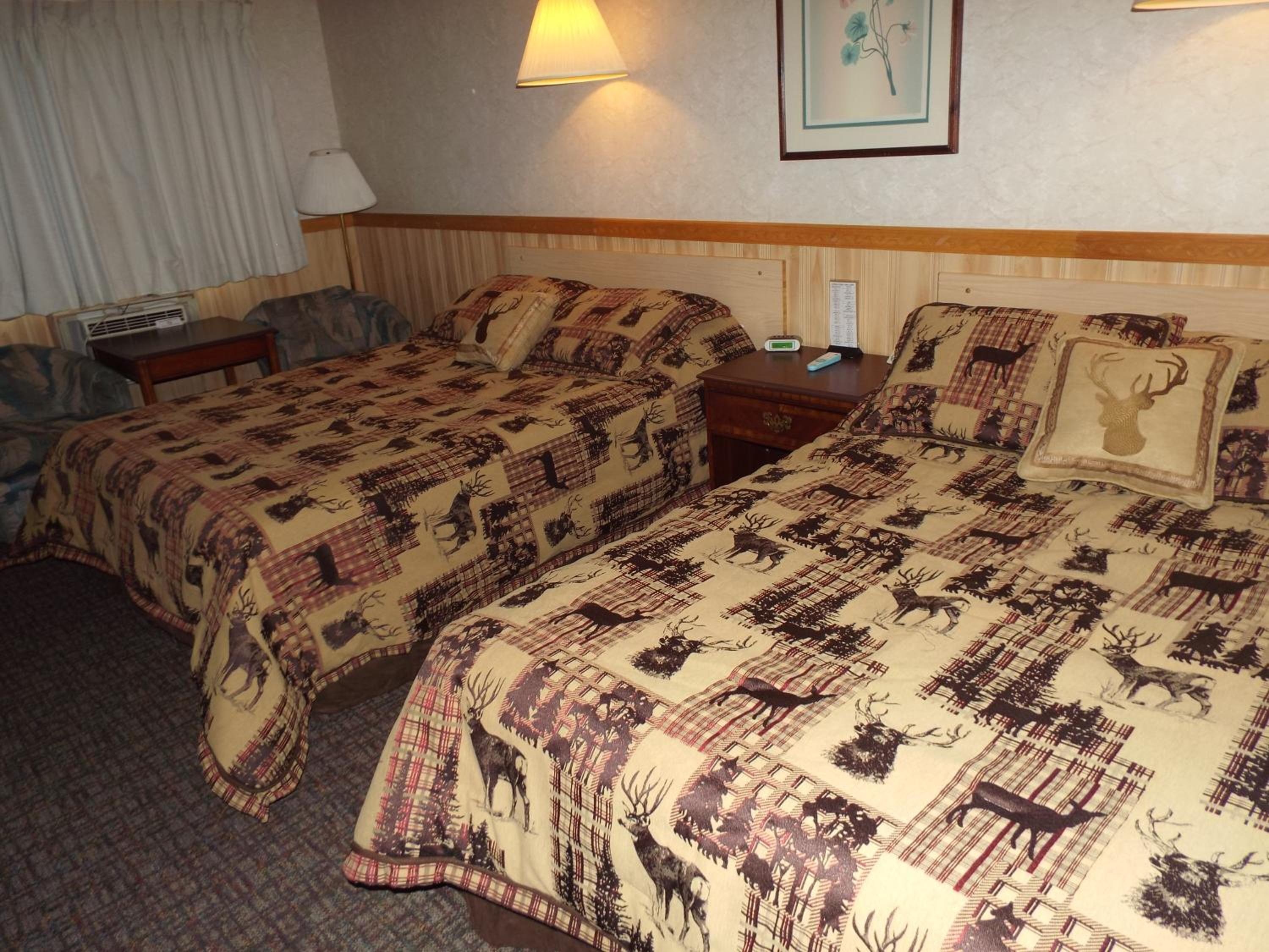 Queen Room with Two Queen Beds - Non-Smoking photo 1
