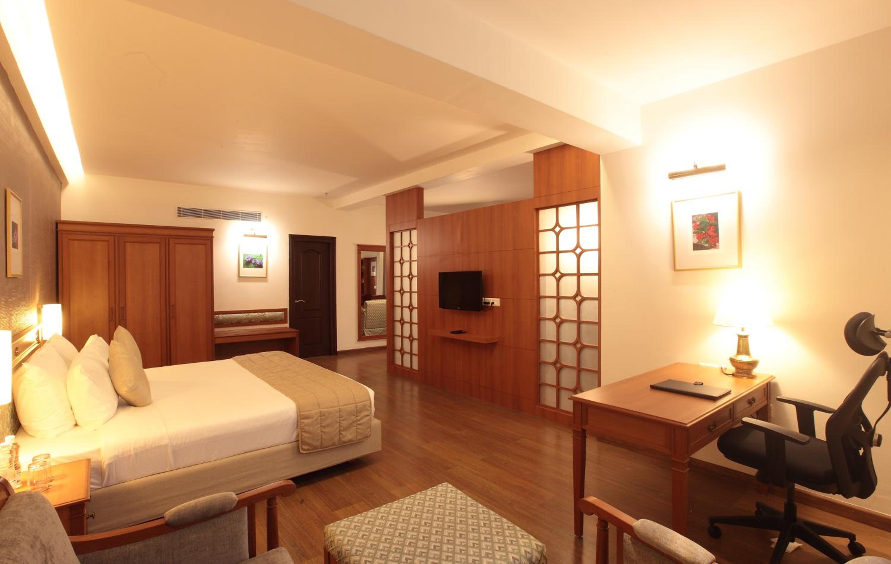 Empress Suite - Photo 1