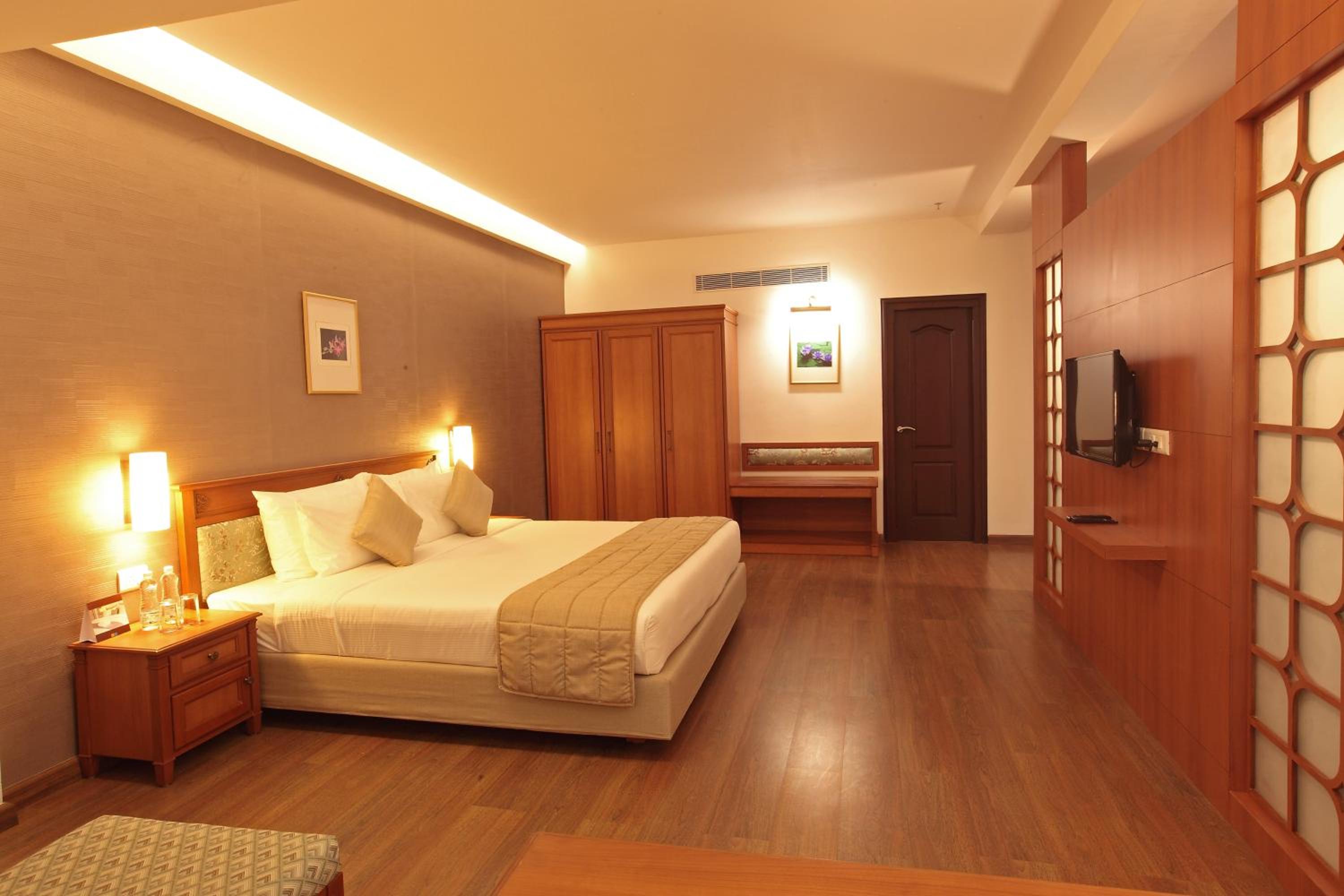 Empress Suite - Photo 5