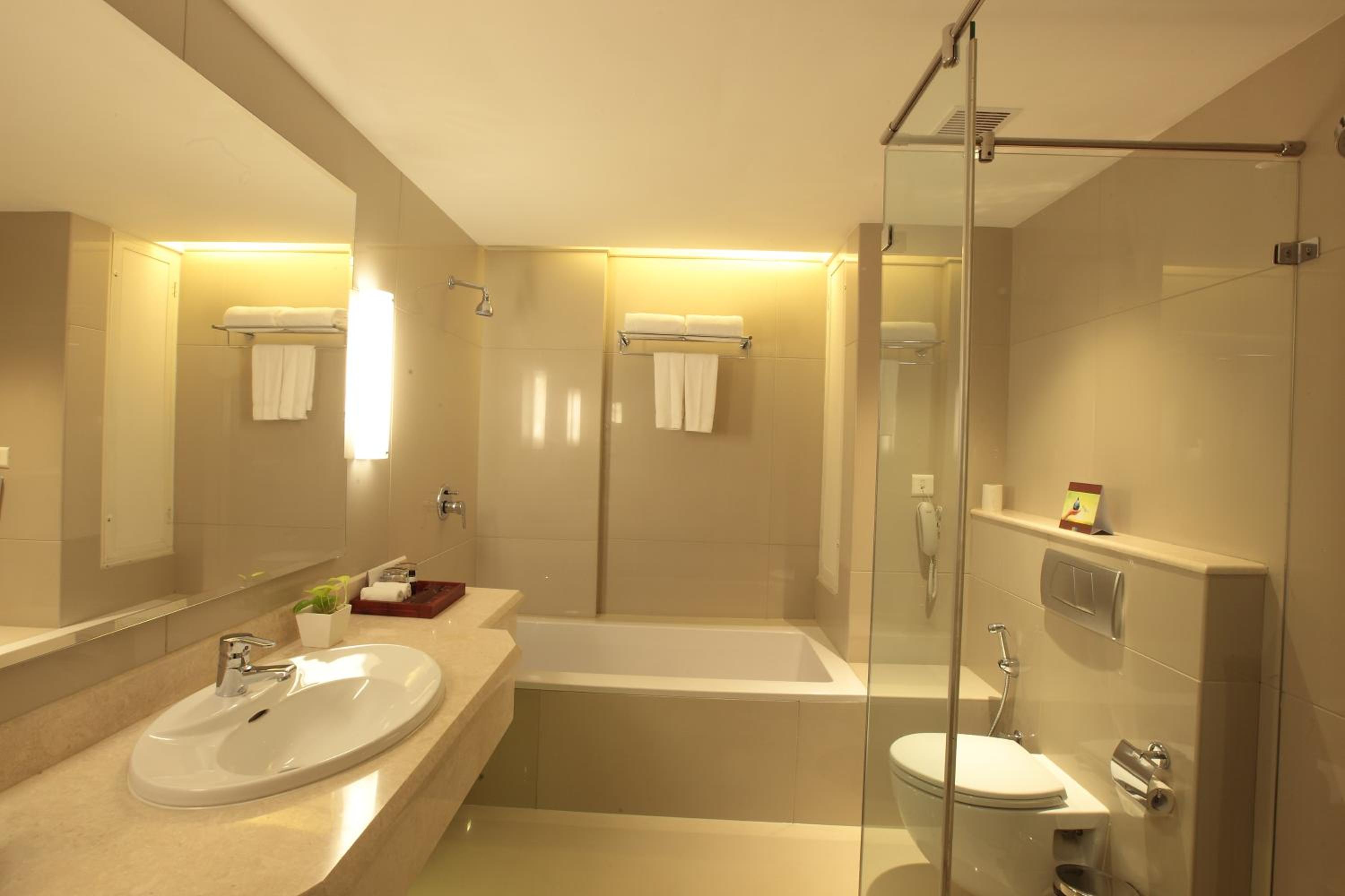 Empress Suite - Photo 2