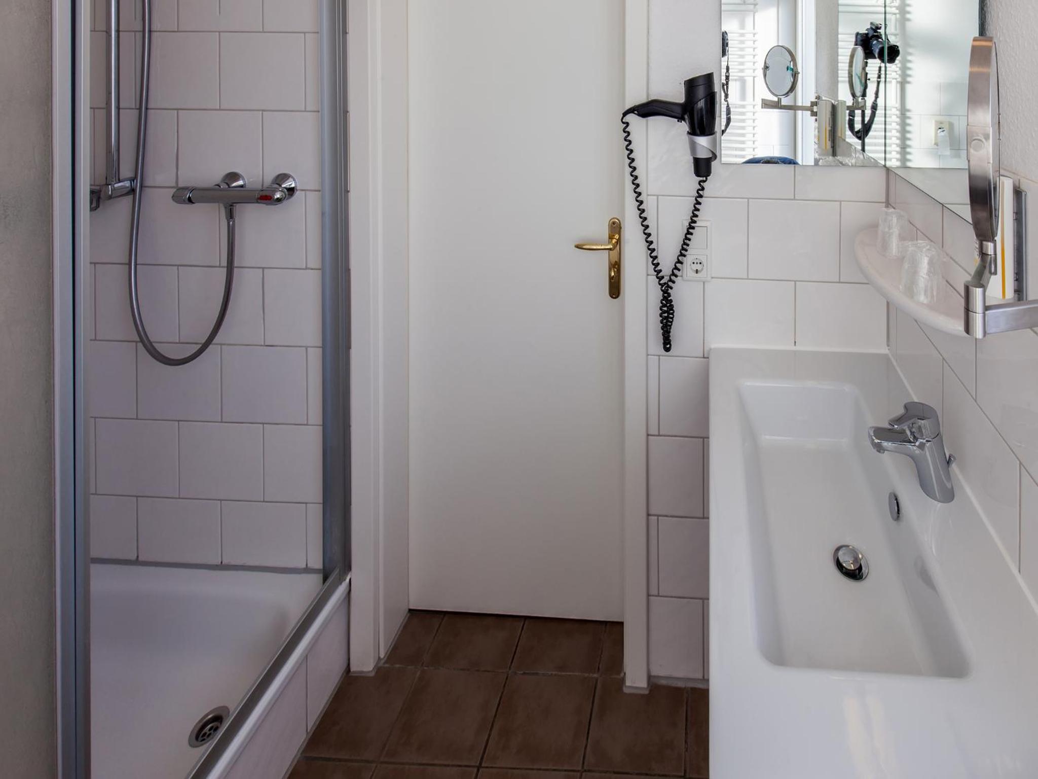 Standard Double Room - Photo 6