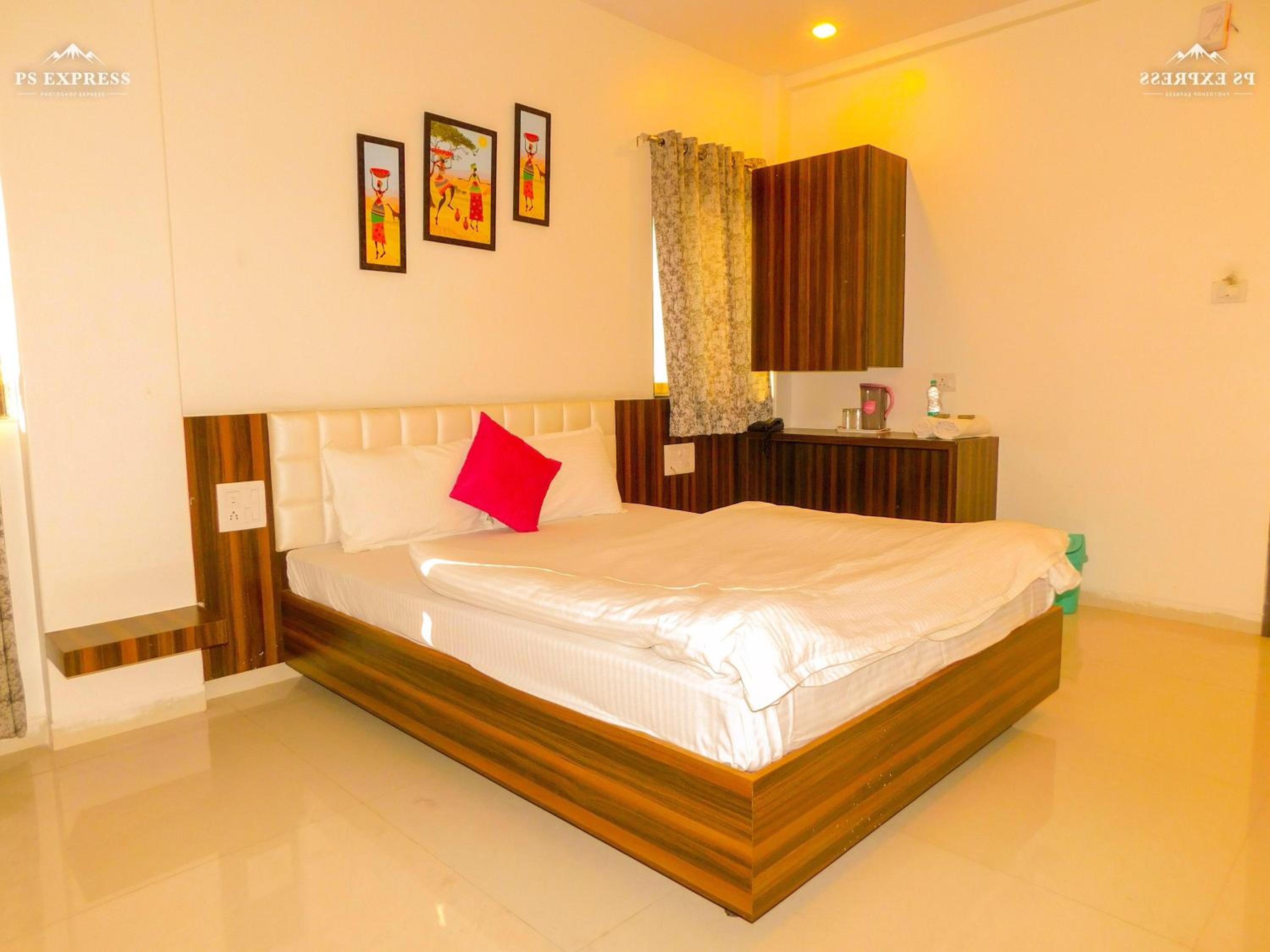 Super Deluxe Double Room - Non AC photo 2