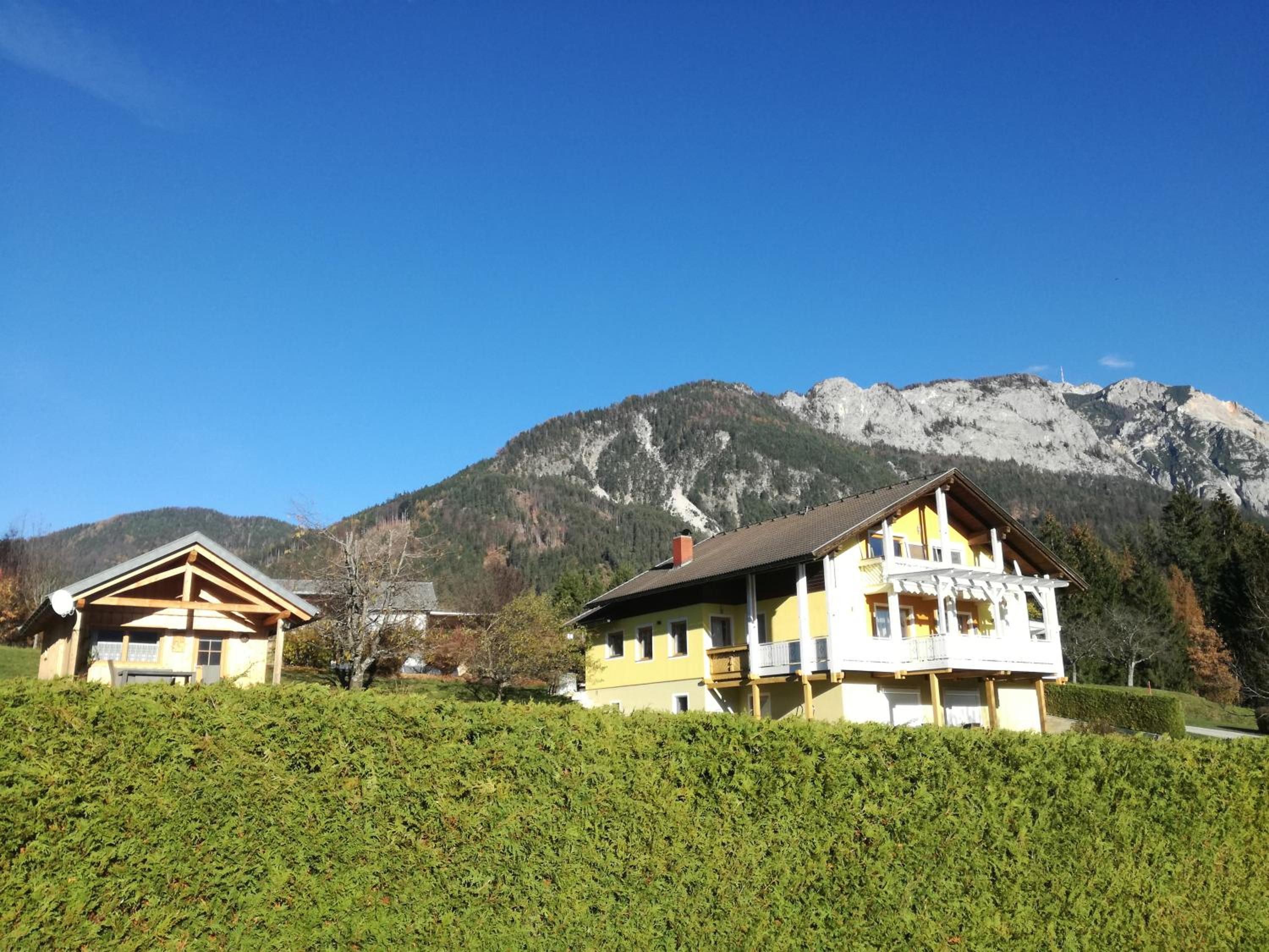 Apartment with Mountain View photo 3