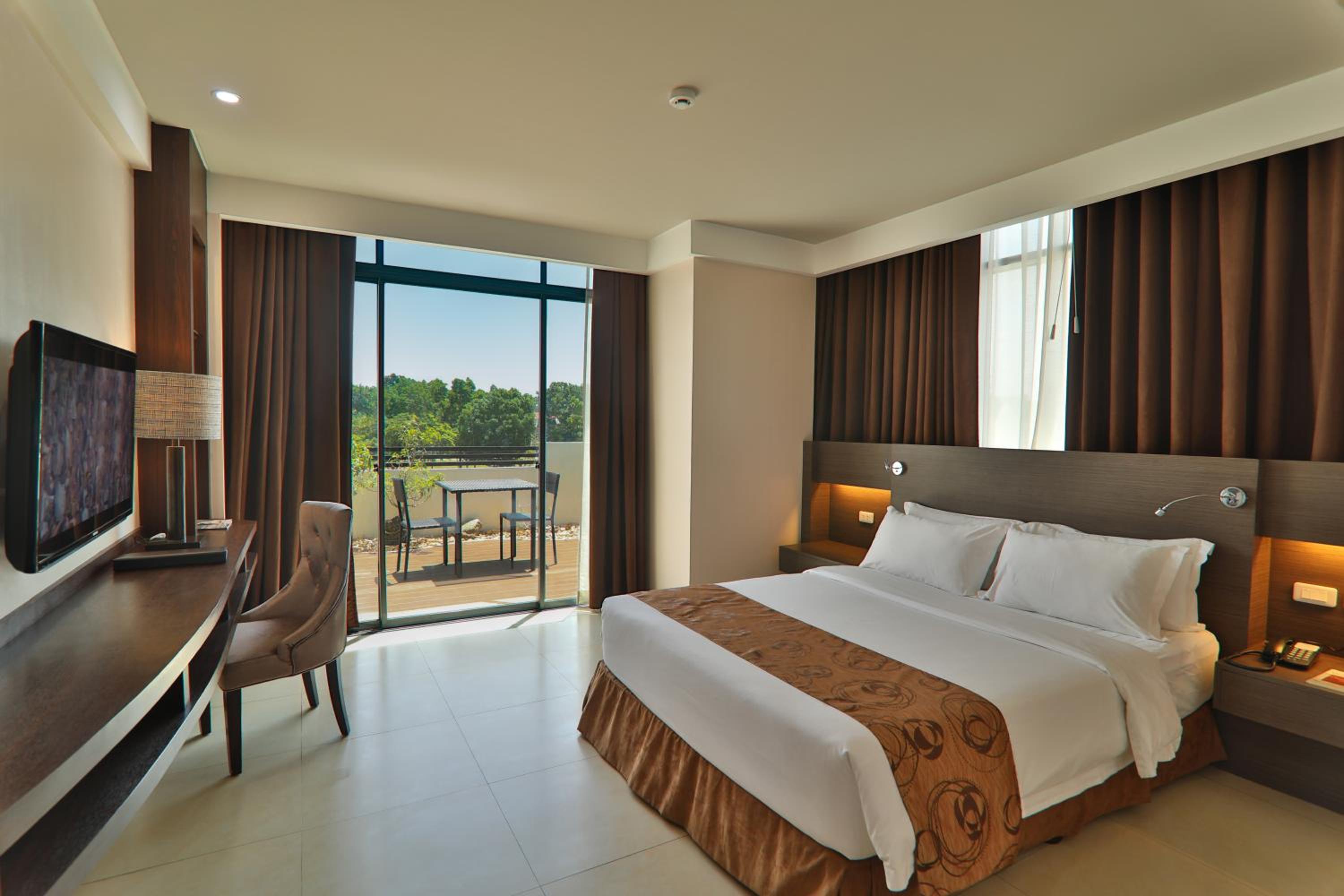 Deluxe Double Room with Balcony
