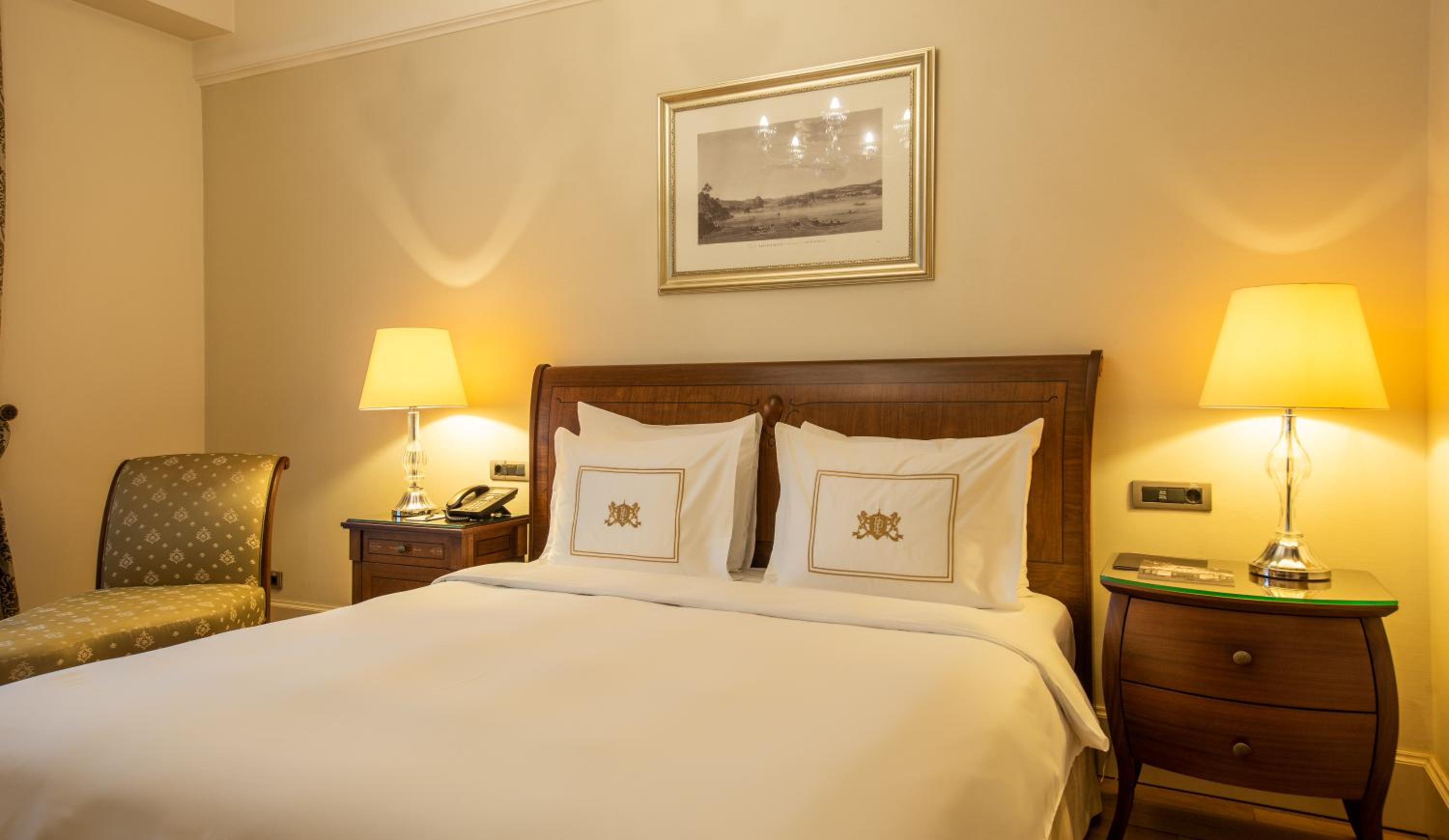 Deluxe Pera Side Room King