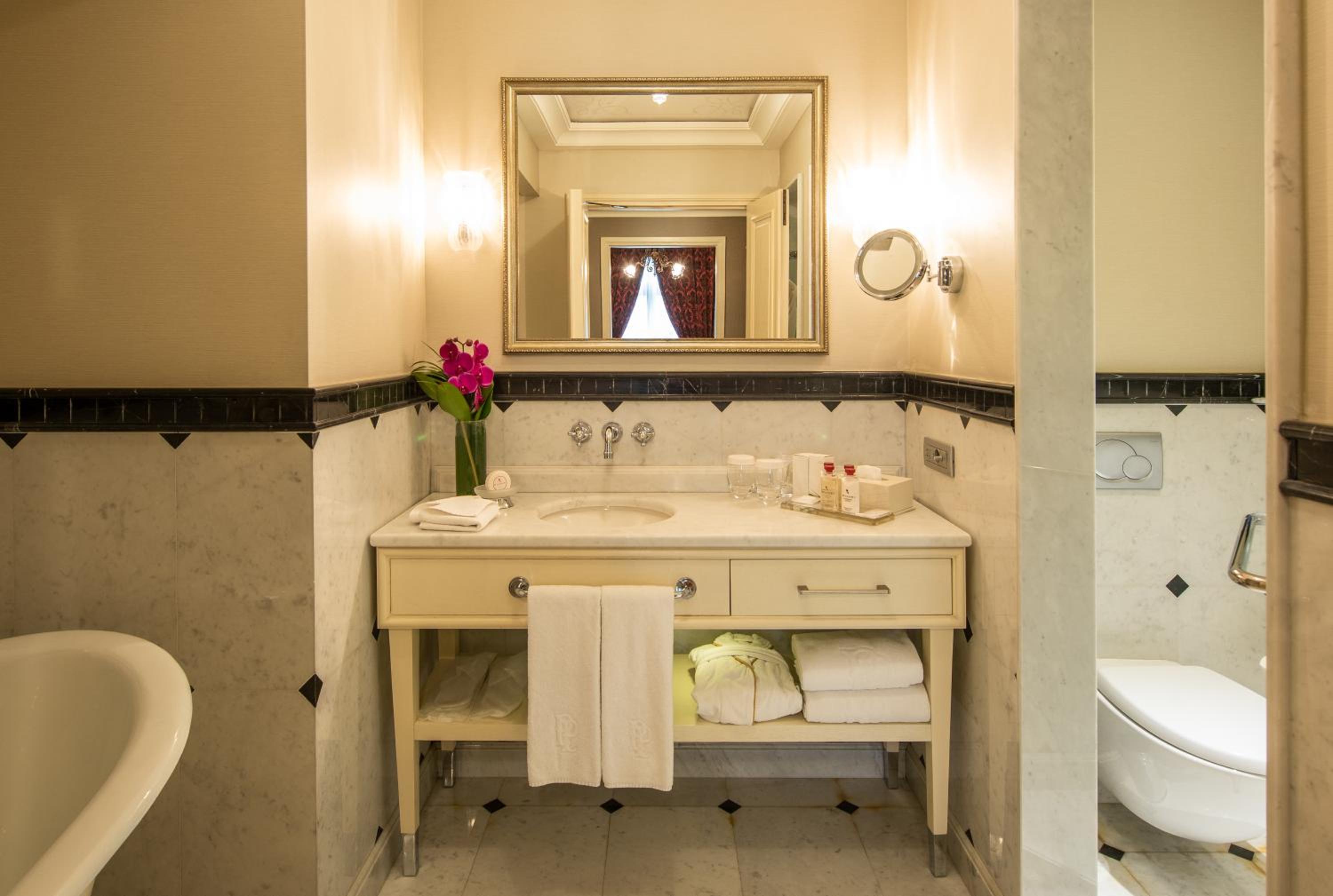 Deluxe Pera Side Room Twin - Photo 4