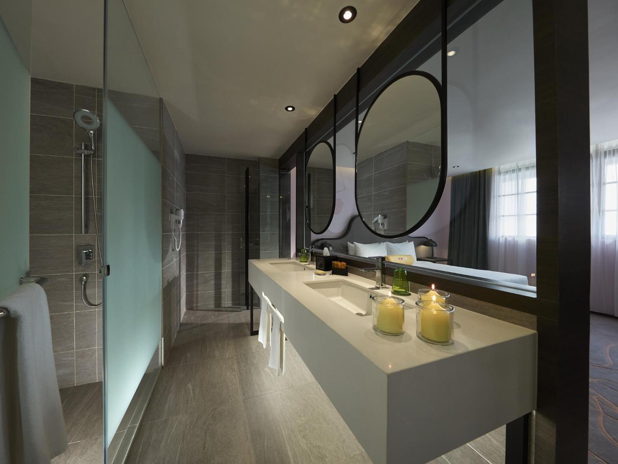 SkyWorlds Suite - Photo 1