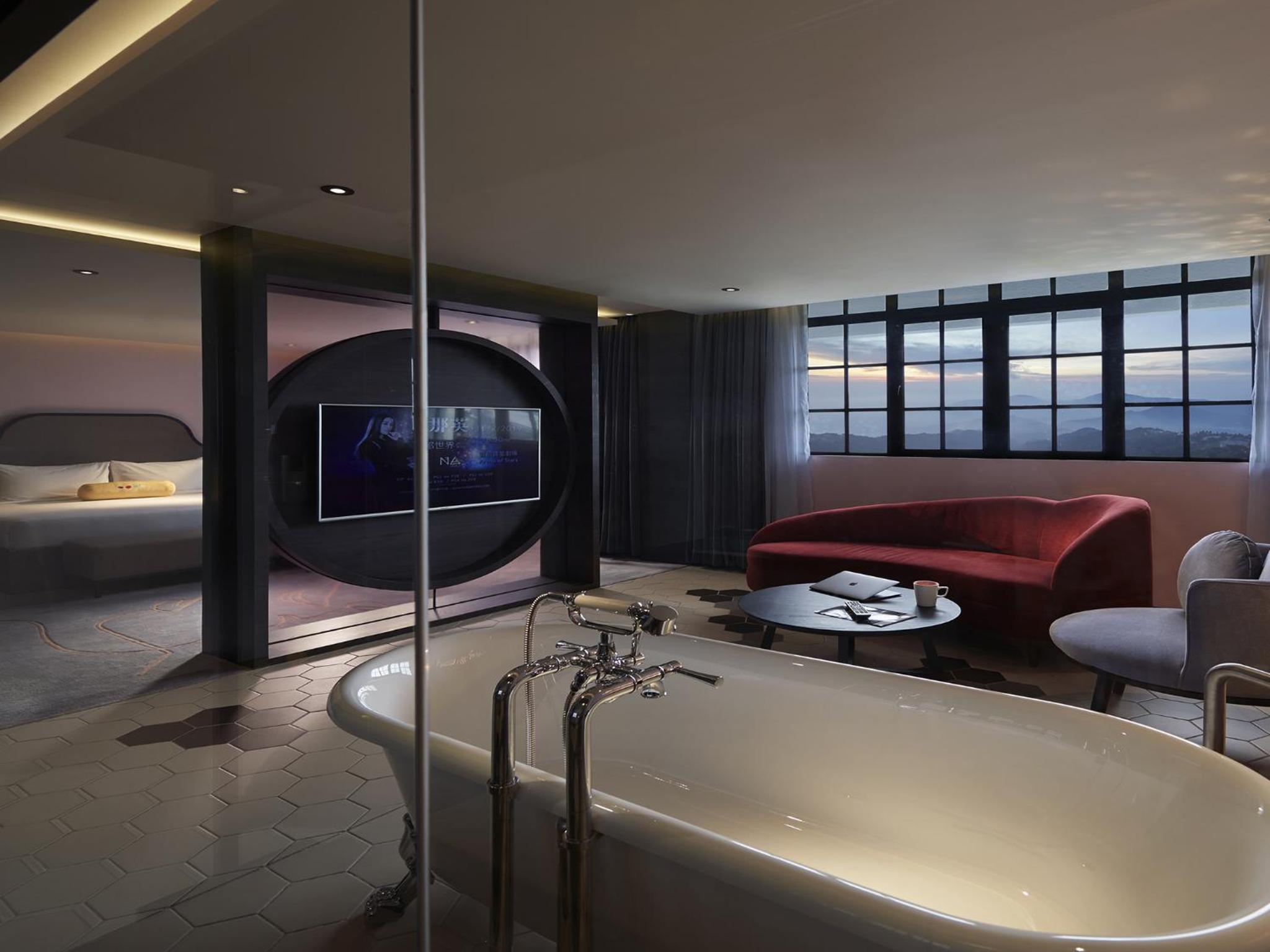 SkyWorlds Suite - Photo 2