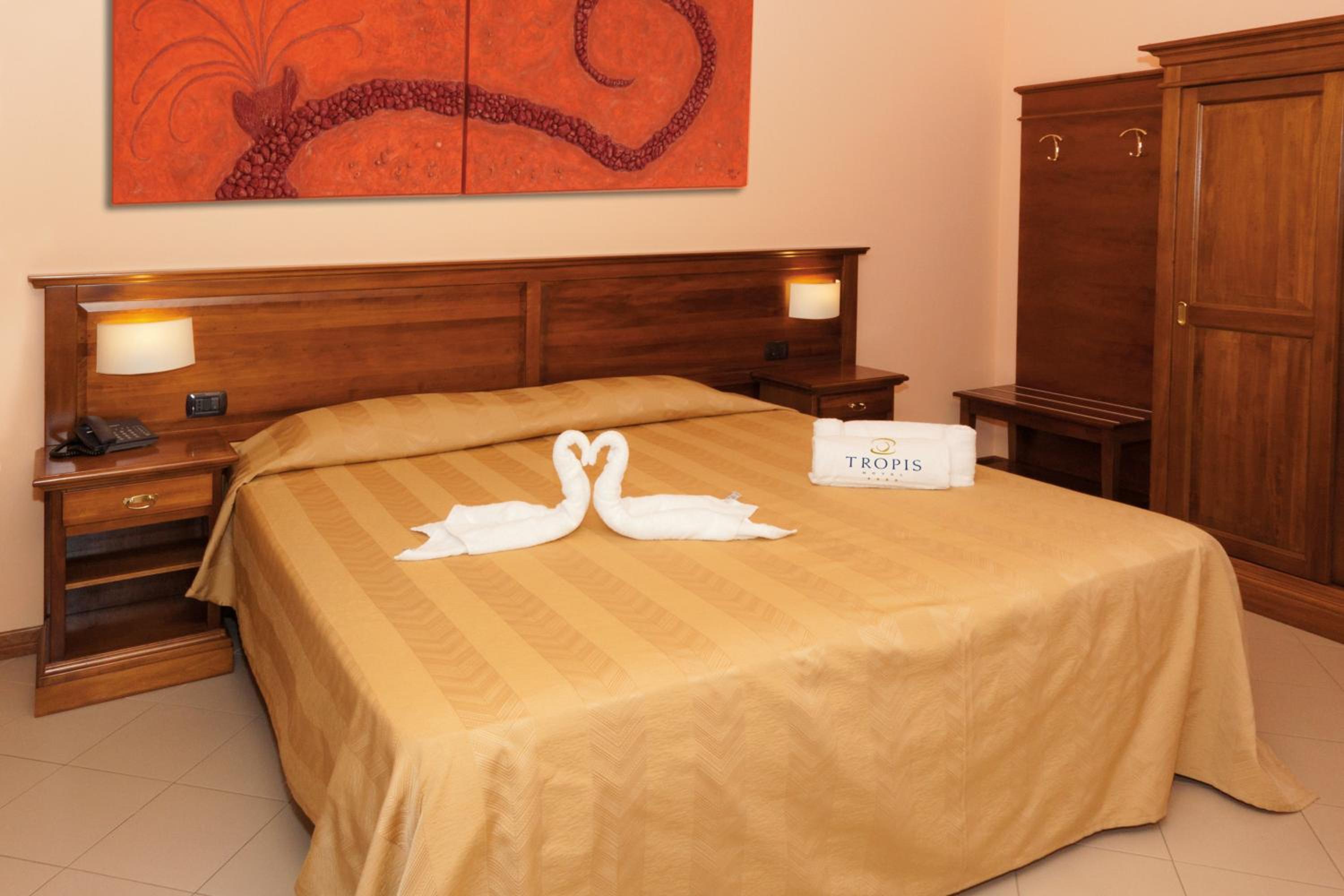 Standard Double or Twin Room - Photo 1