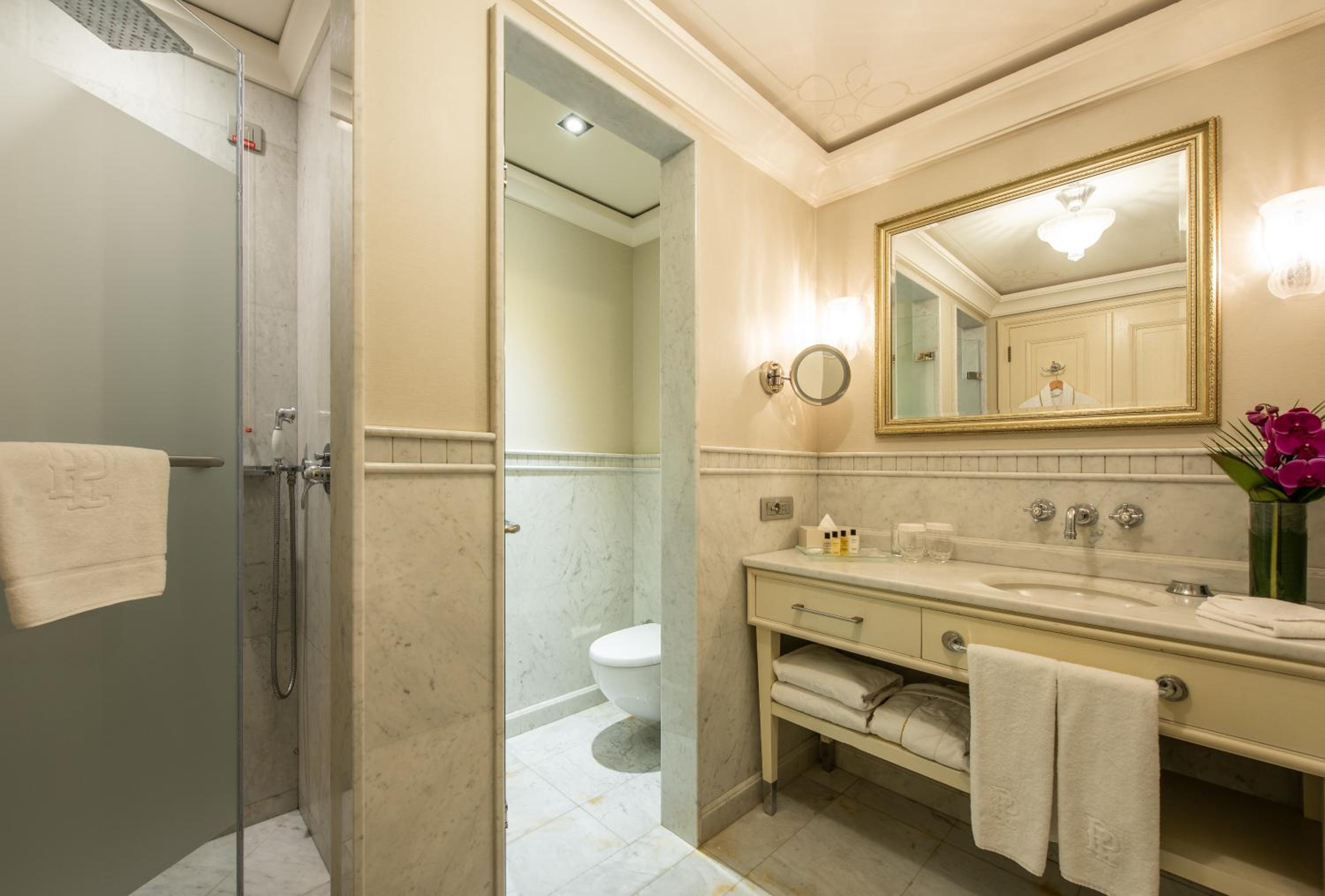 Grand Pera Triple Room photo 3