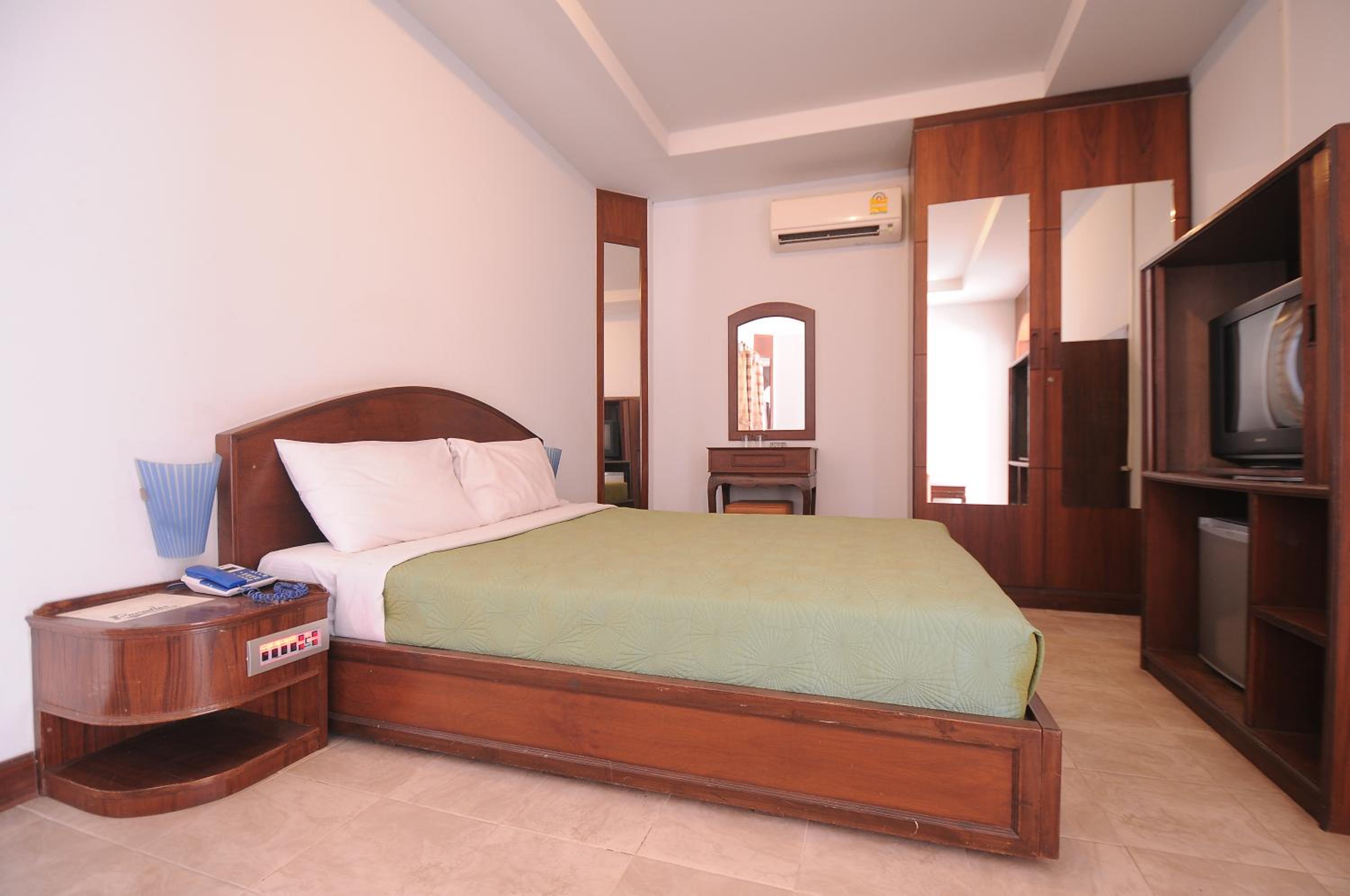 Queen Room with Spa Bath photo 1