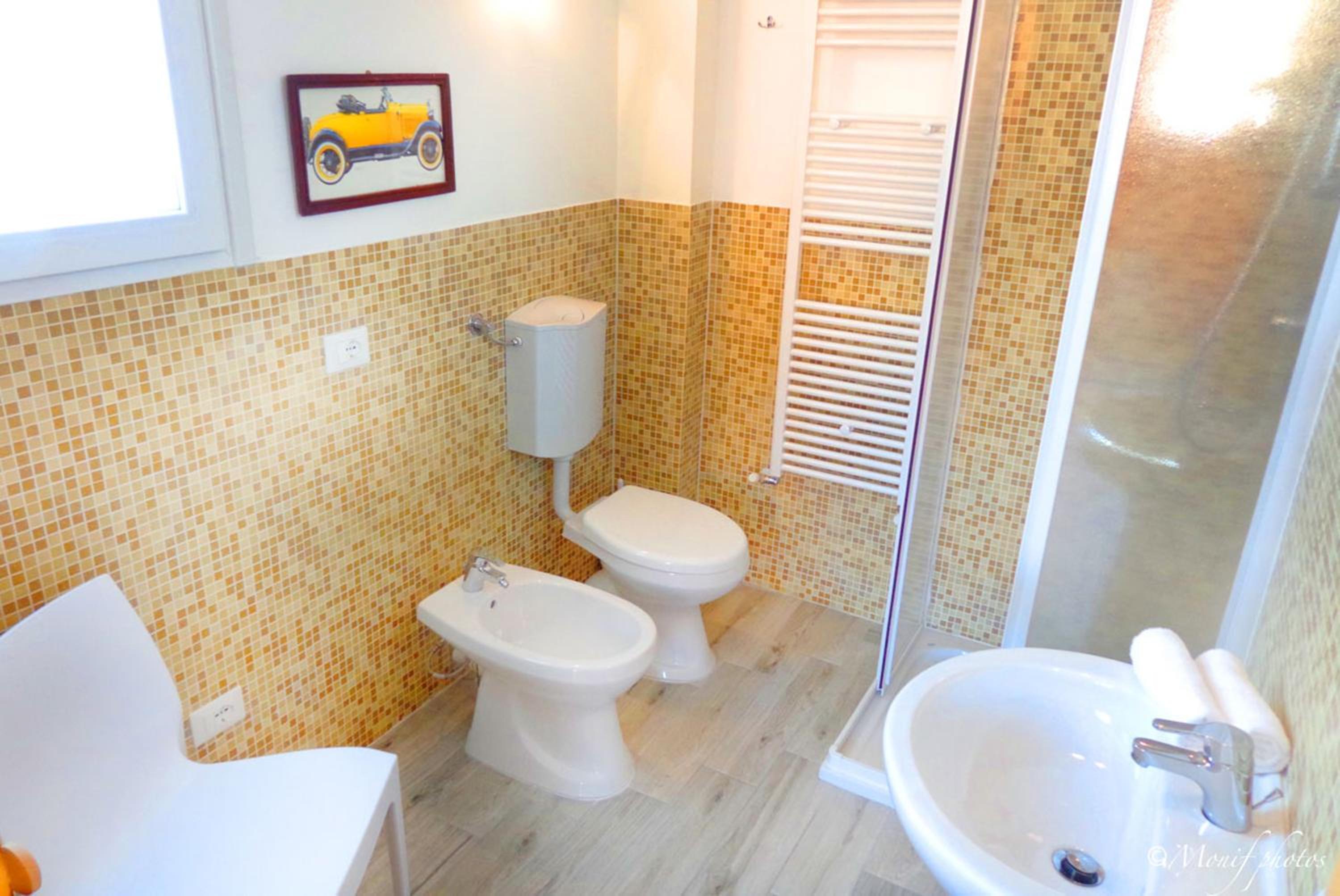 Double Room - Photo 9