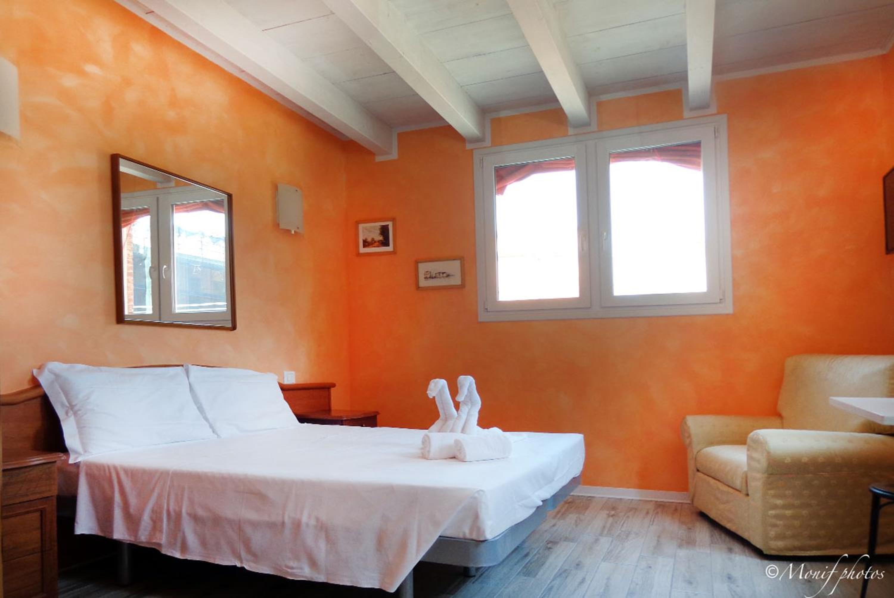 Double Room - Photo 2