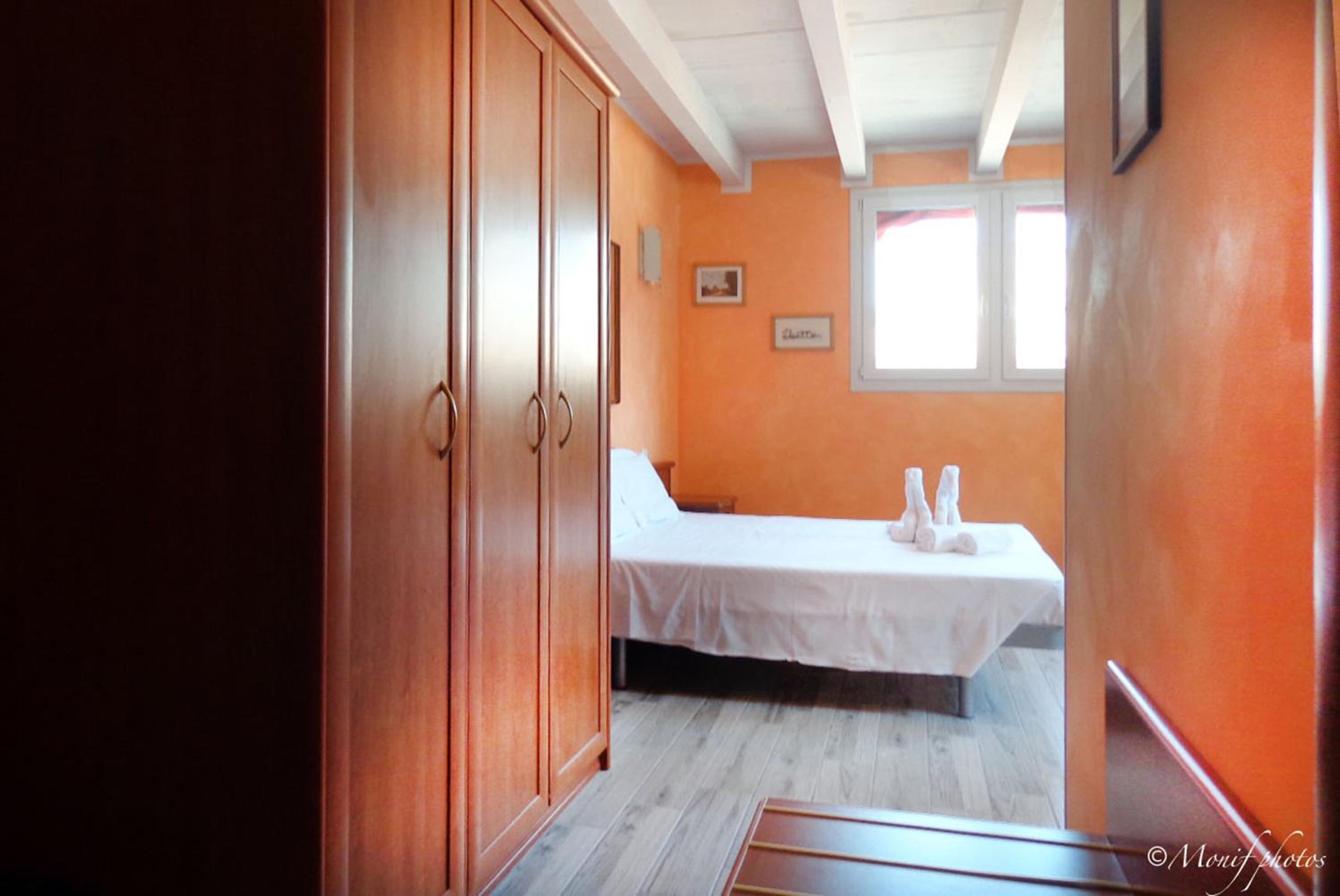 Double Room - Photo 3