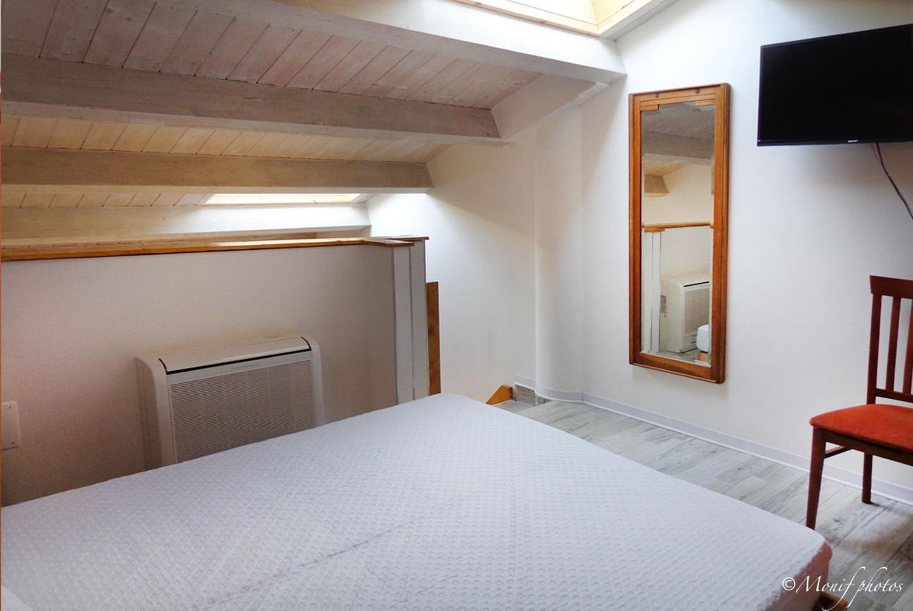 Standard Apartment - Photo 15