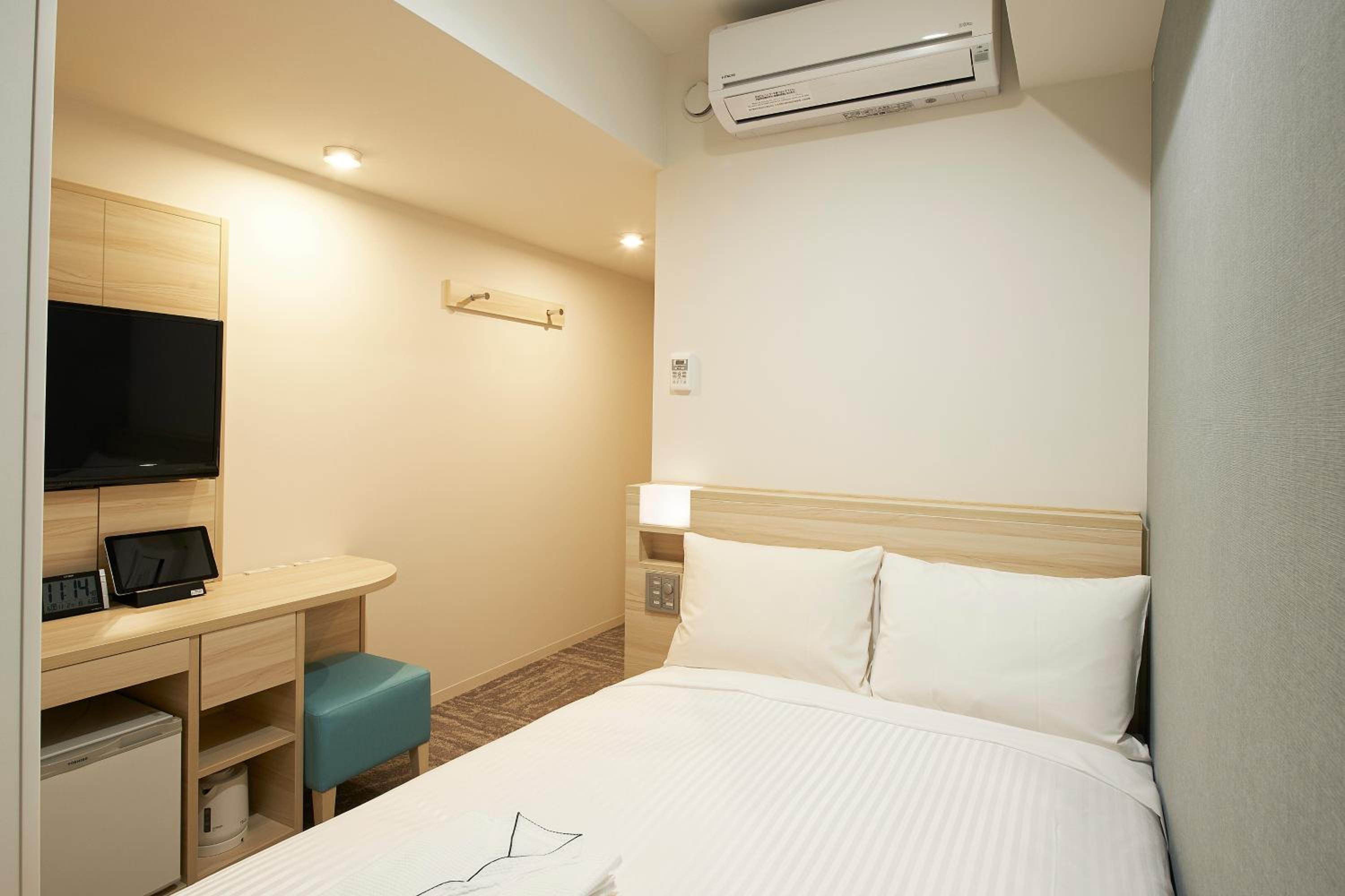 Semi Double Room - Non-Smoking