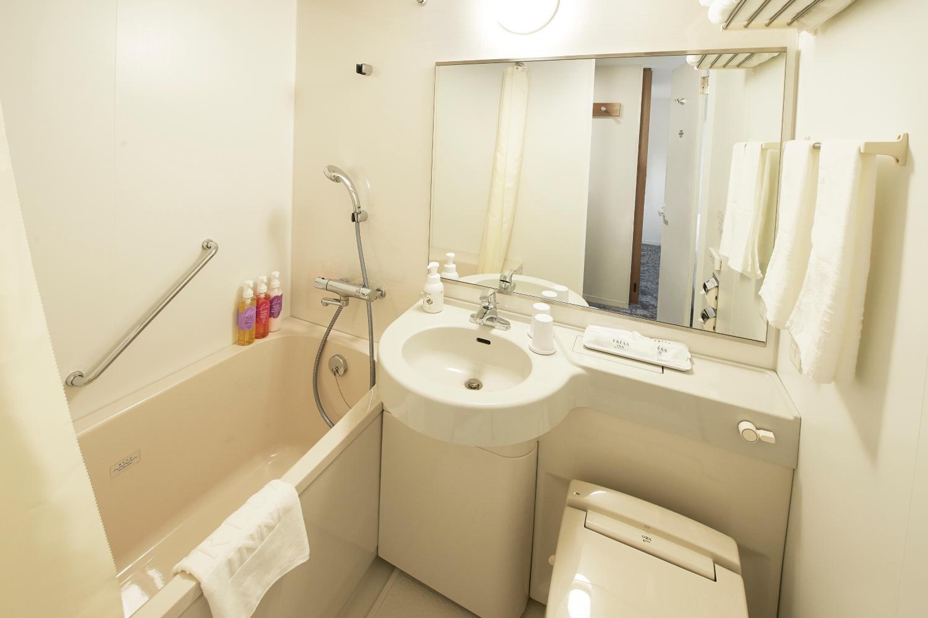Single Room - Non-Smoking photo 3