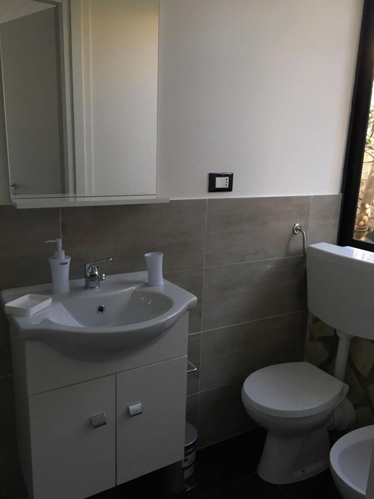 Double Room - Photo 10