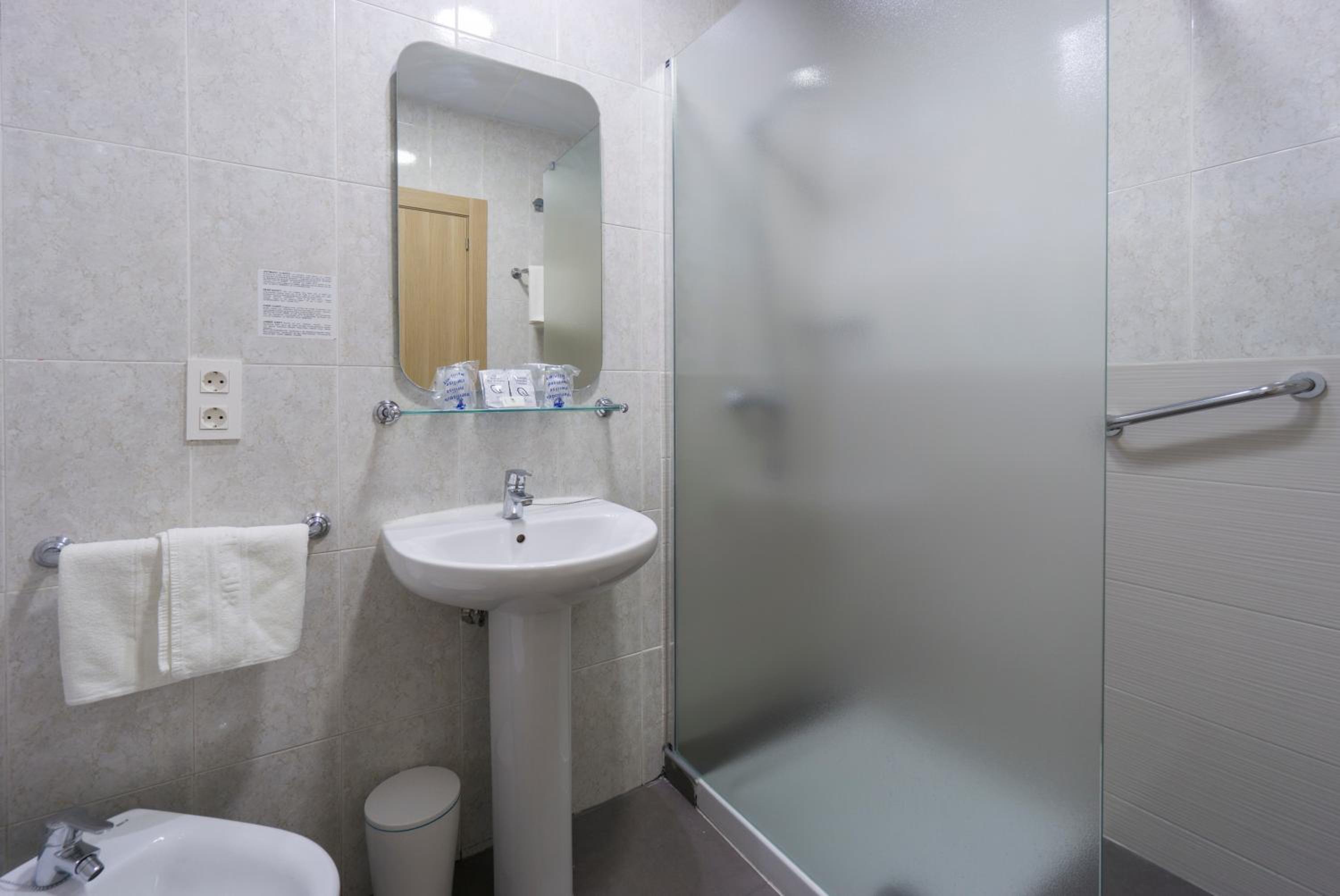 Single Room photo 2