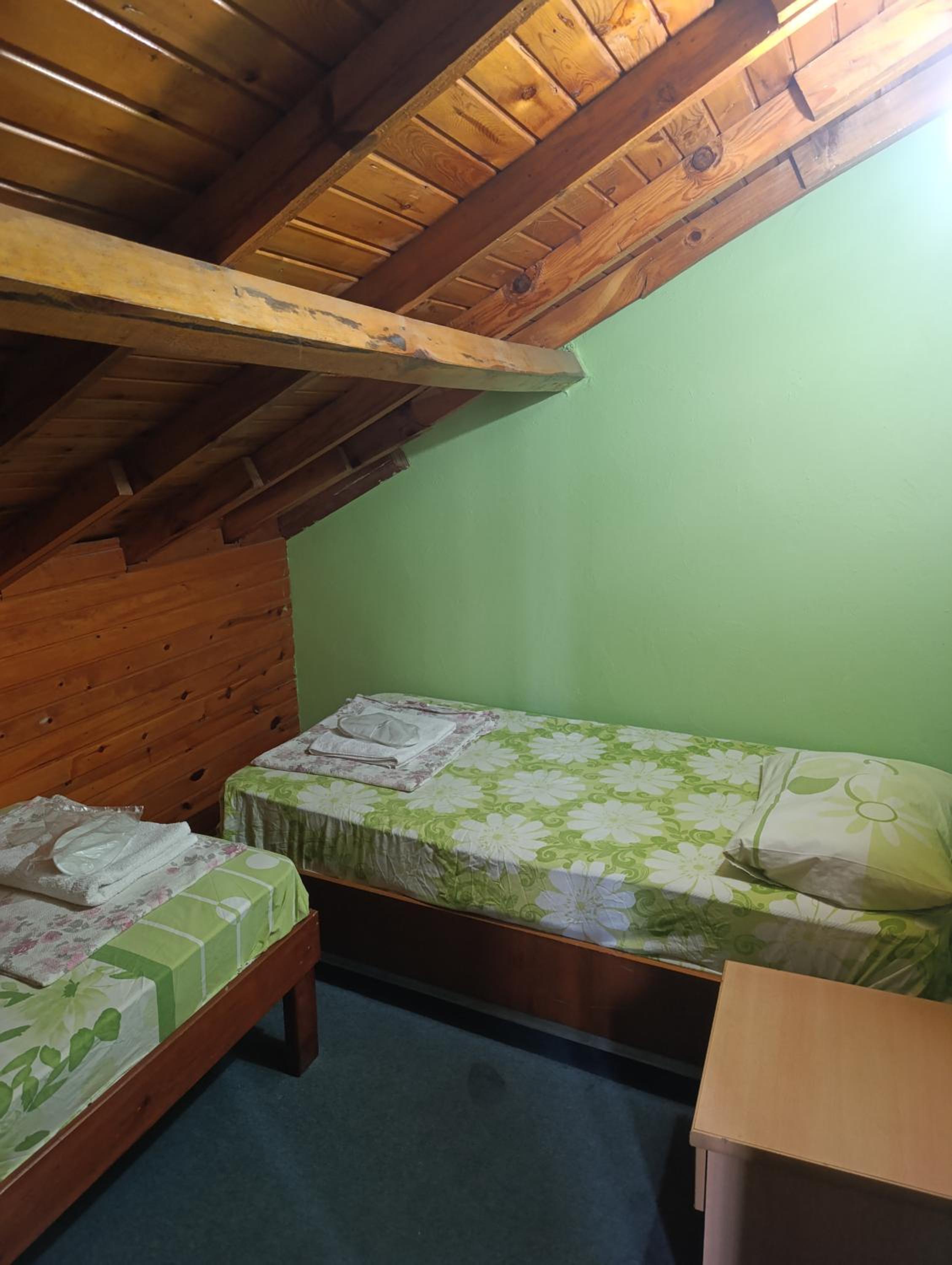 Quadruple Room with Private Bathroom photo 3