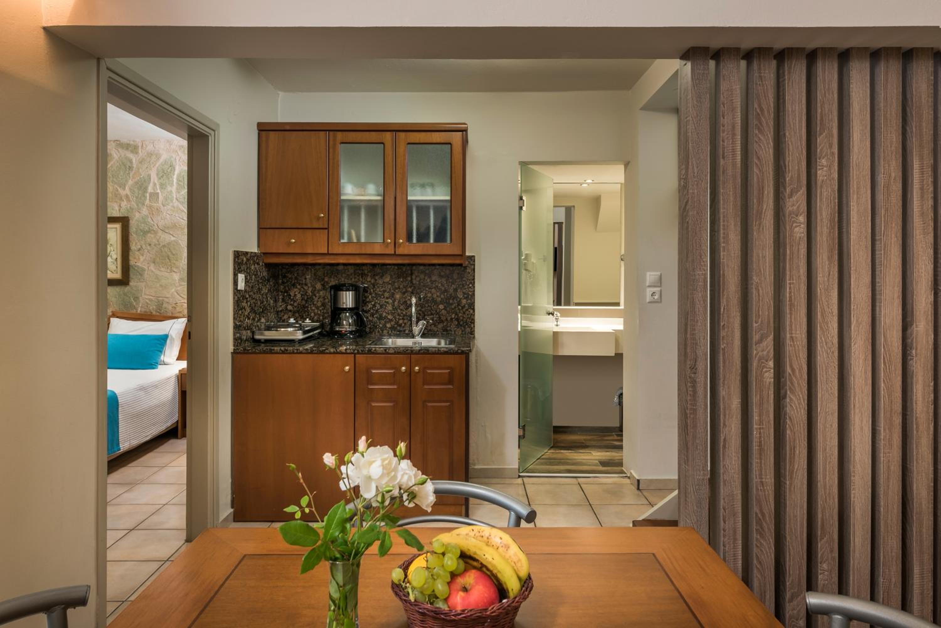 One-Bedroom Apartment - Photo 9