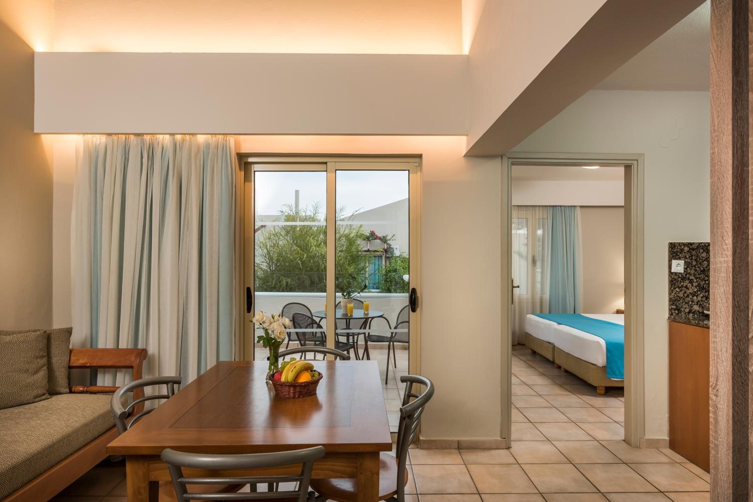 Suite - Photo 2