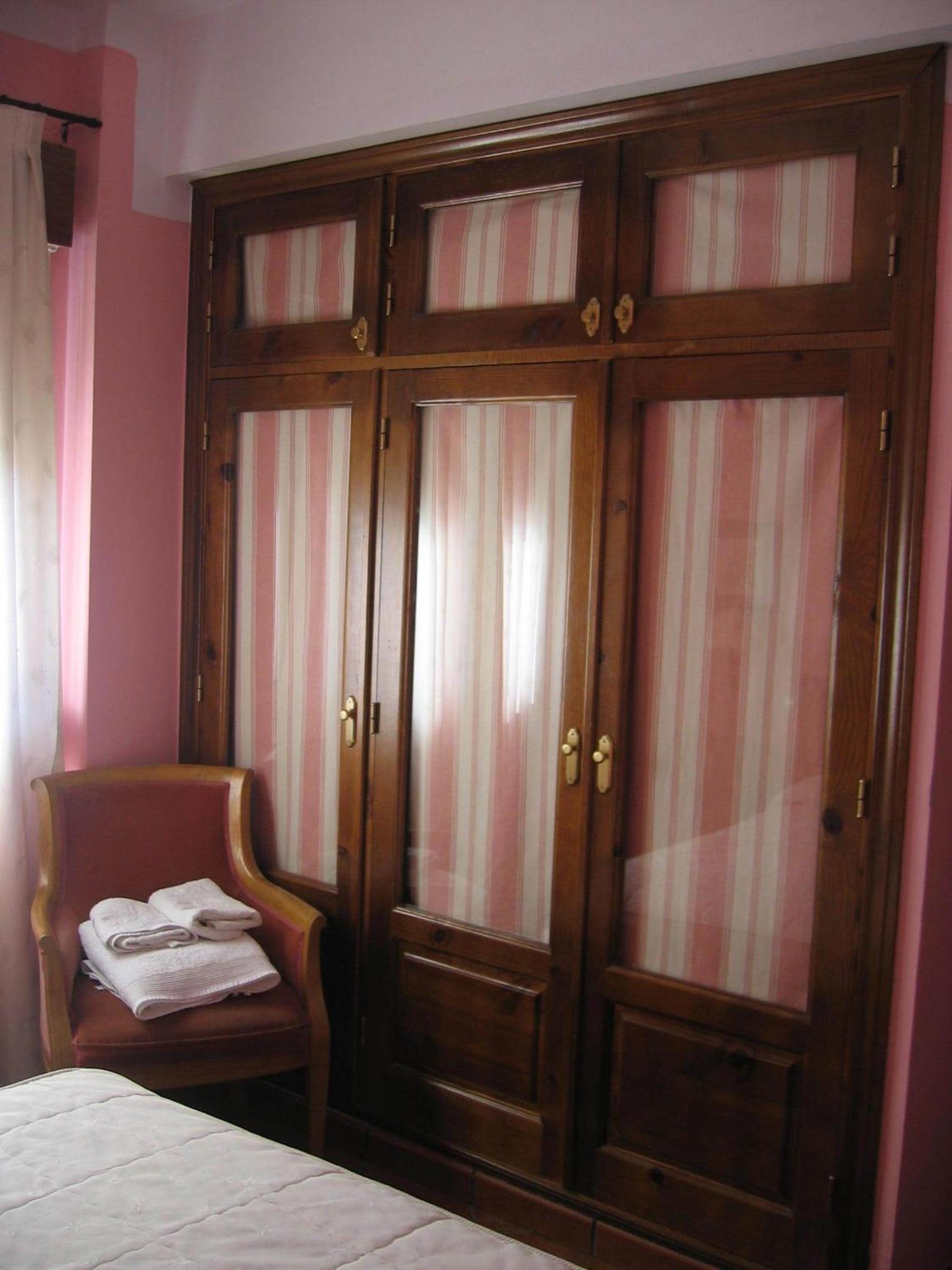 Two-Bedroom Apartment (6 Adults) photo 3
