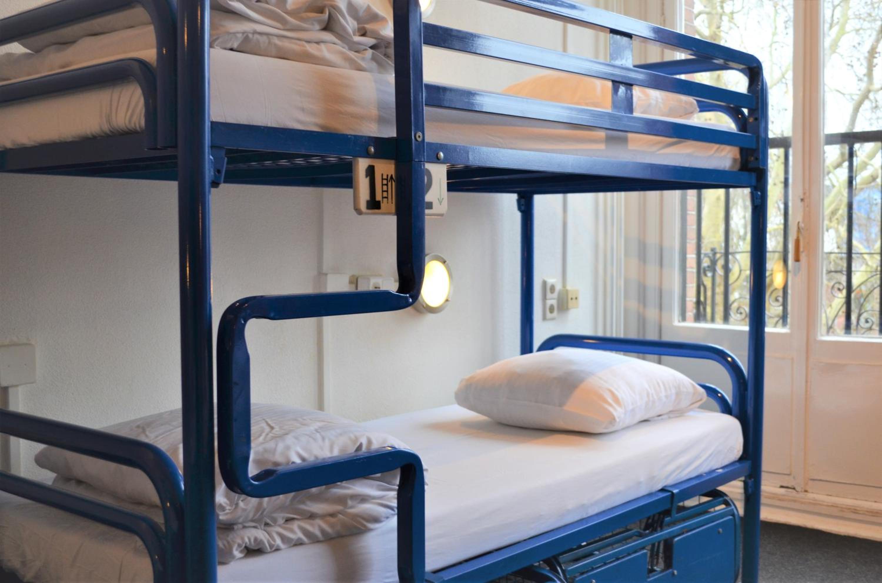 6-Bed Mixed Dormitory Room photo 2