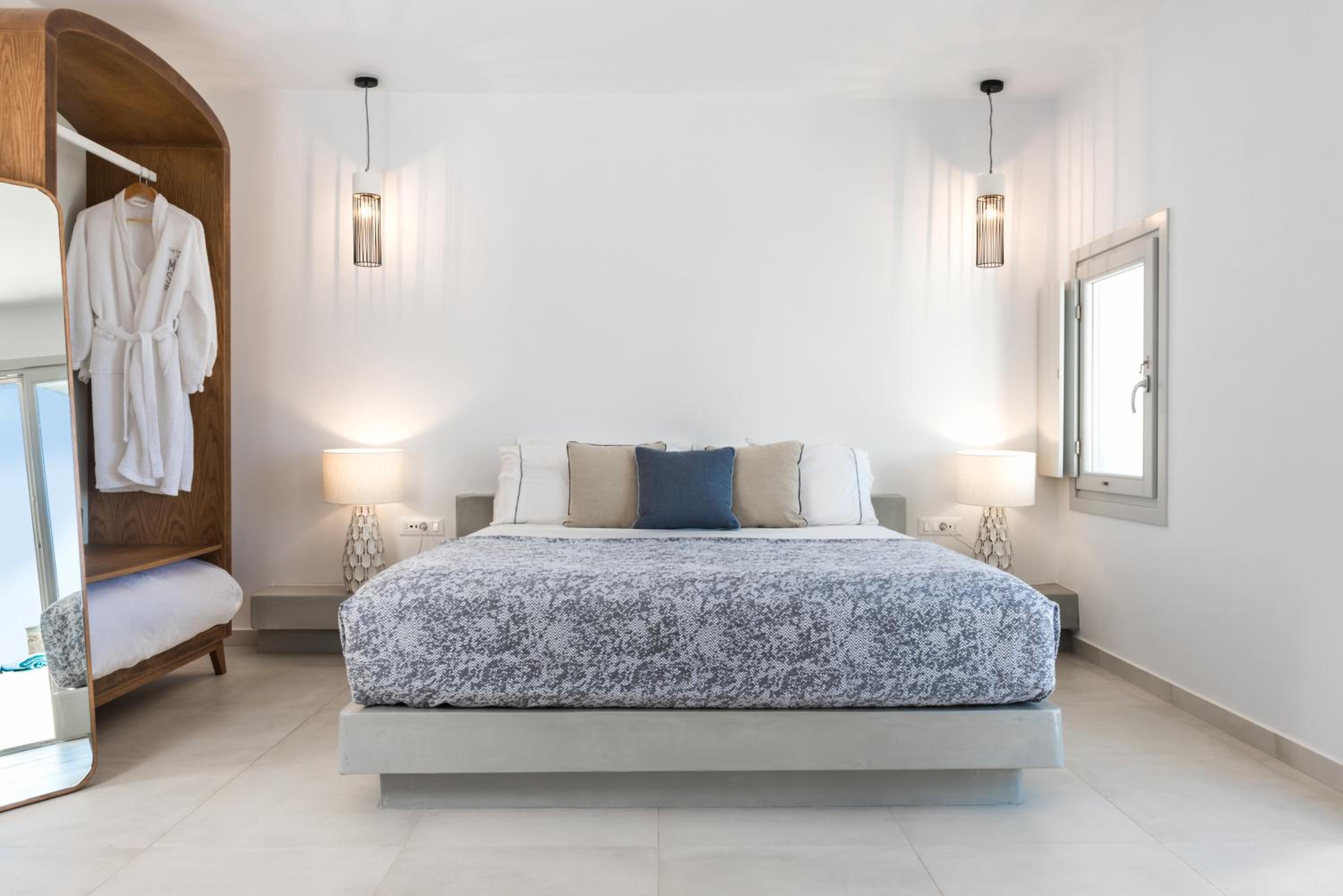 Delight Suite Outdoor Hot Tub with Sea and Sunset View