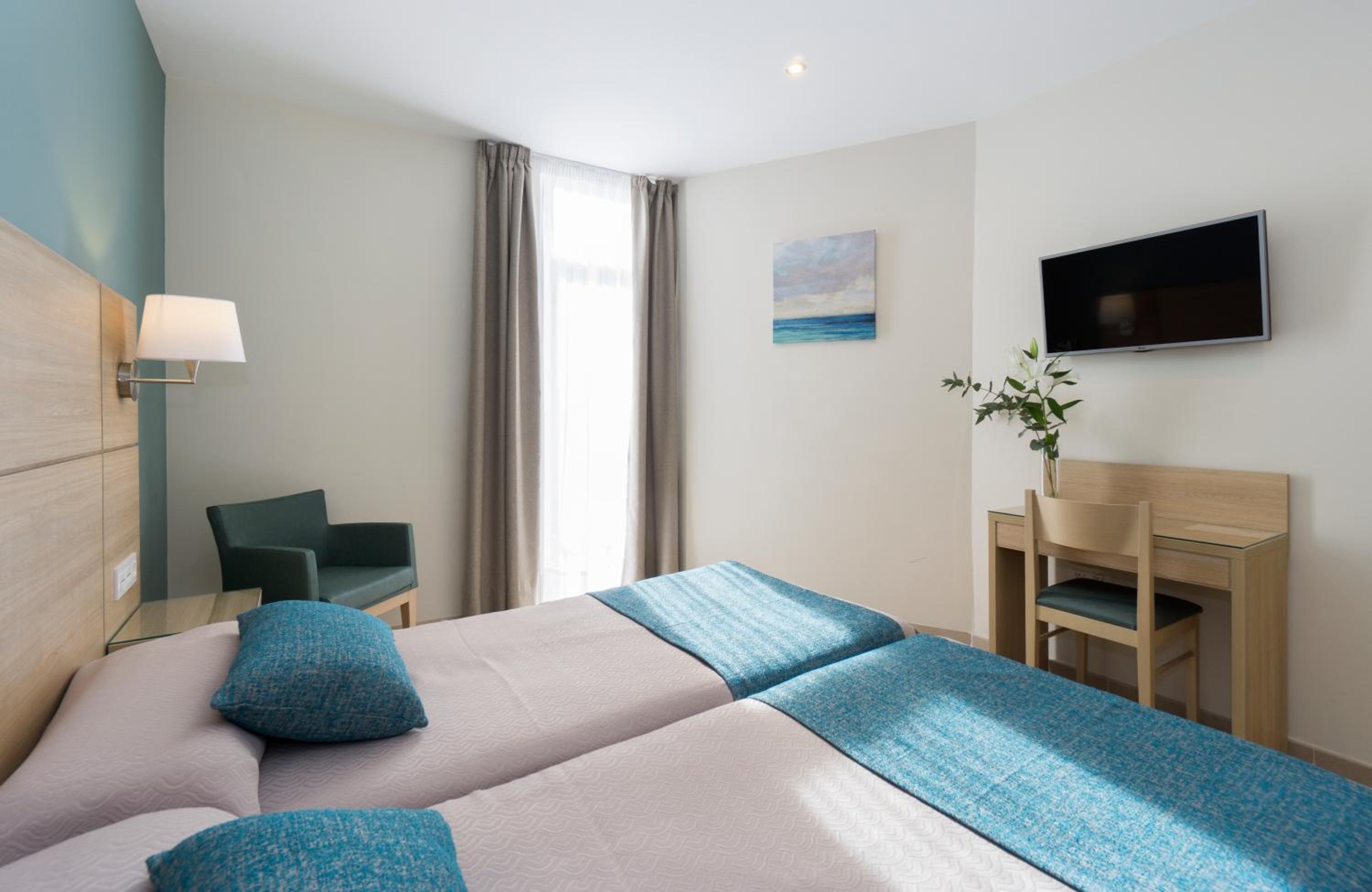Double or Twin Room photo 2