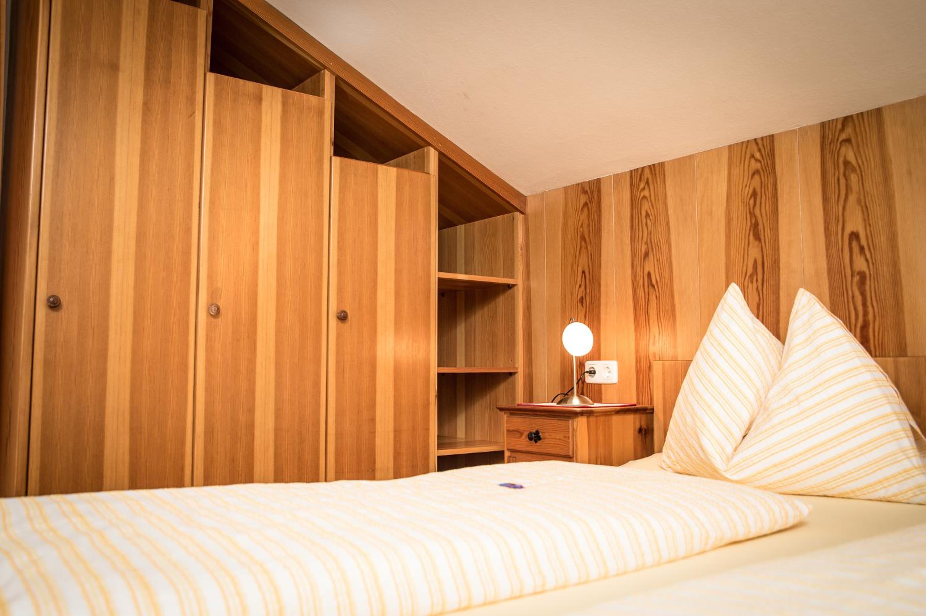Double Room with Balcony and Shared Bathroom photo 2