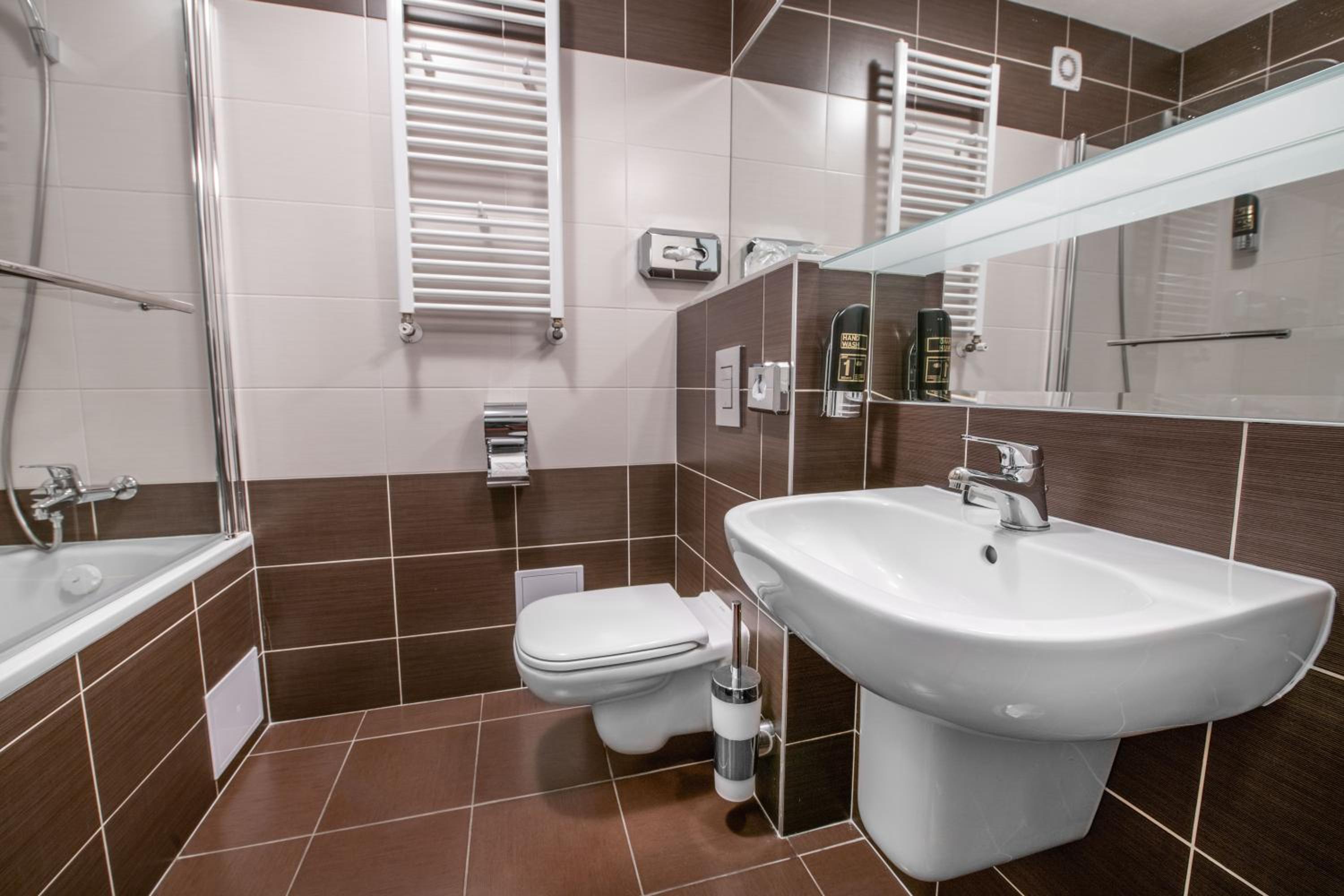 Double Room - Photo 13