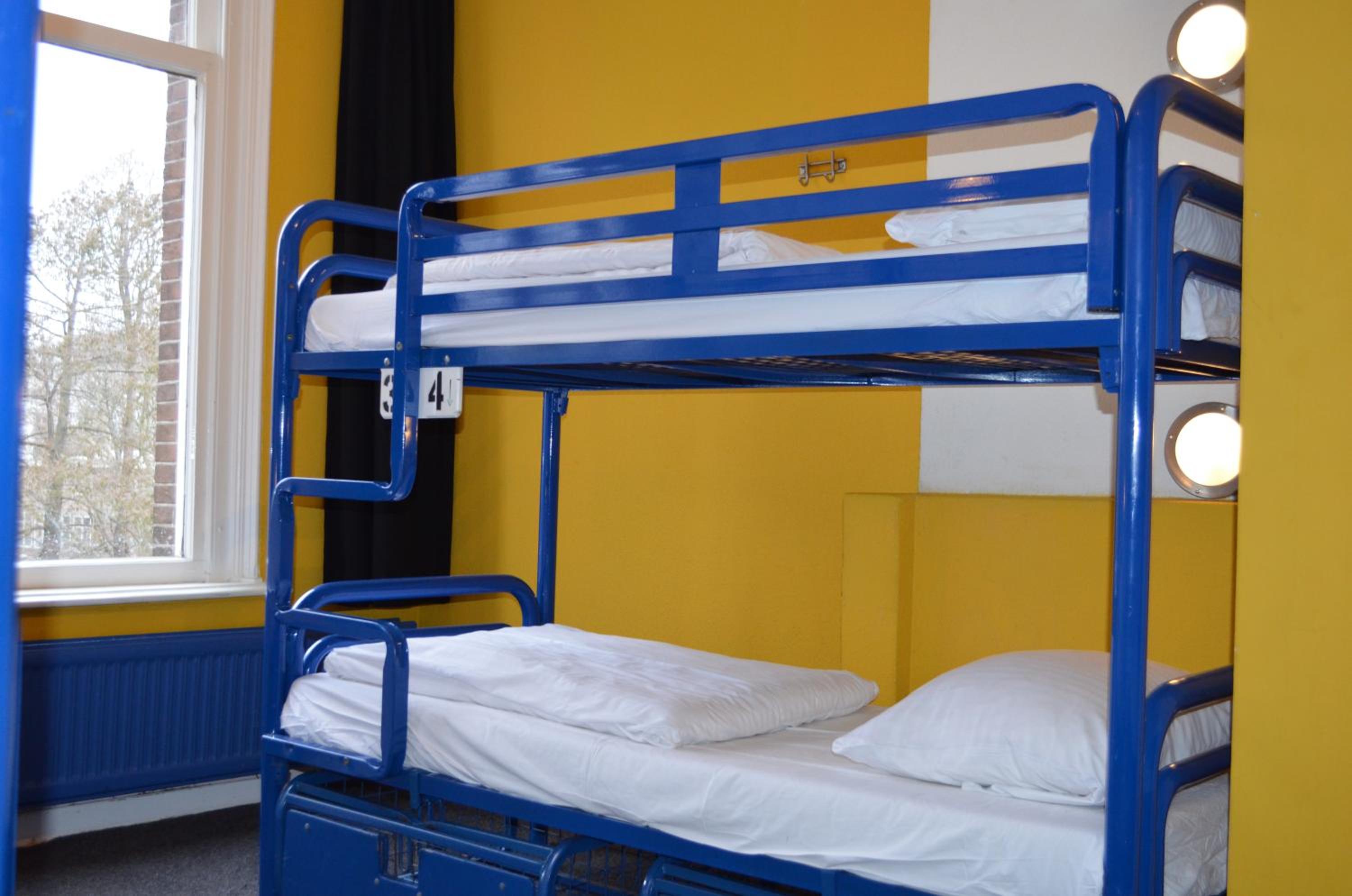 Bed in 6-Bed Dormitory Room photo 3